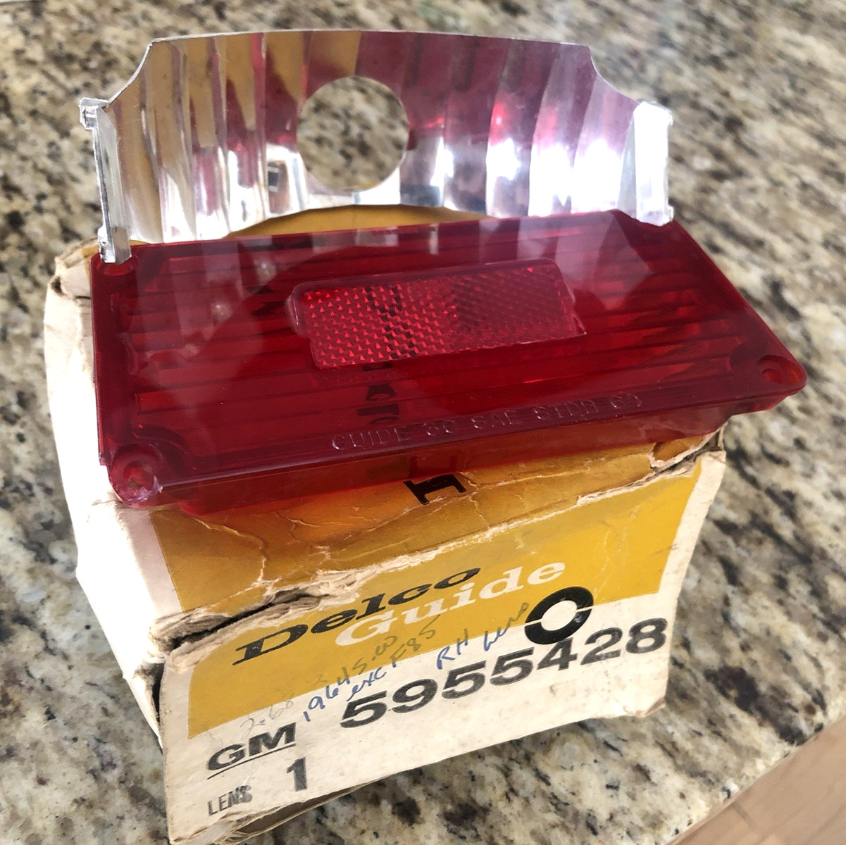 1964 Dynamic 88 Station Wagon New Other RH Tail Light Lens-5955428 Olds B-Body