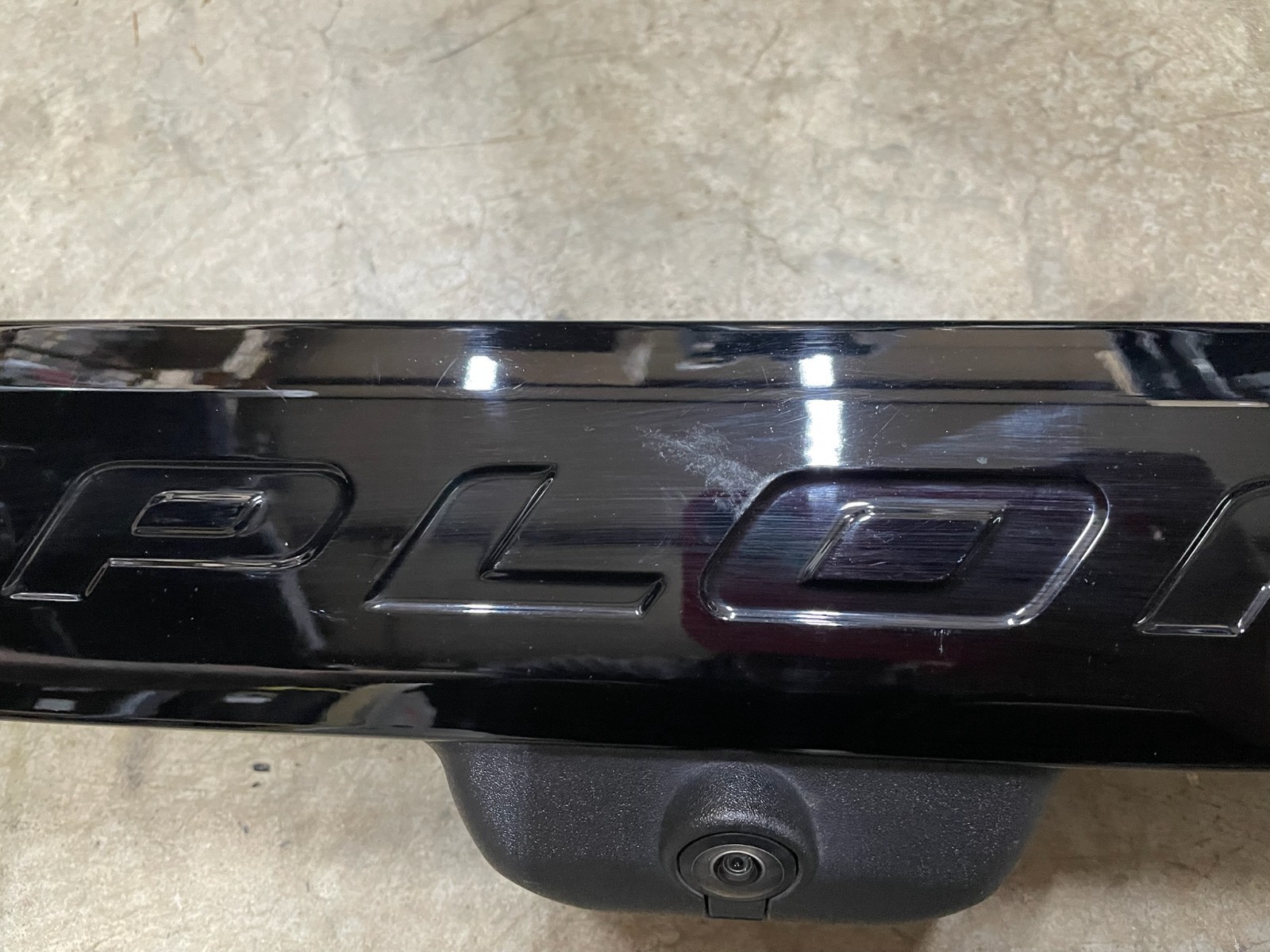 2020 2021 2022 2023 2024 FORD EXPLORER REAR LIFTGATE MOLDING TRIM W/ CAMERA OEM