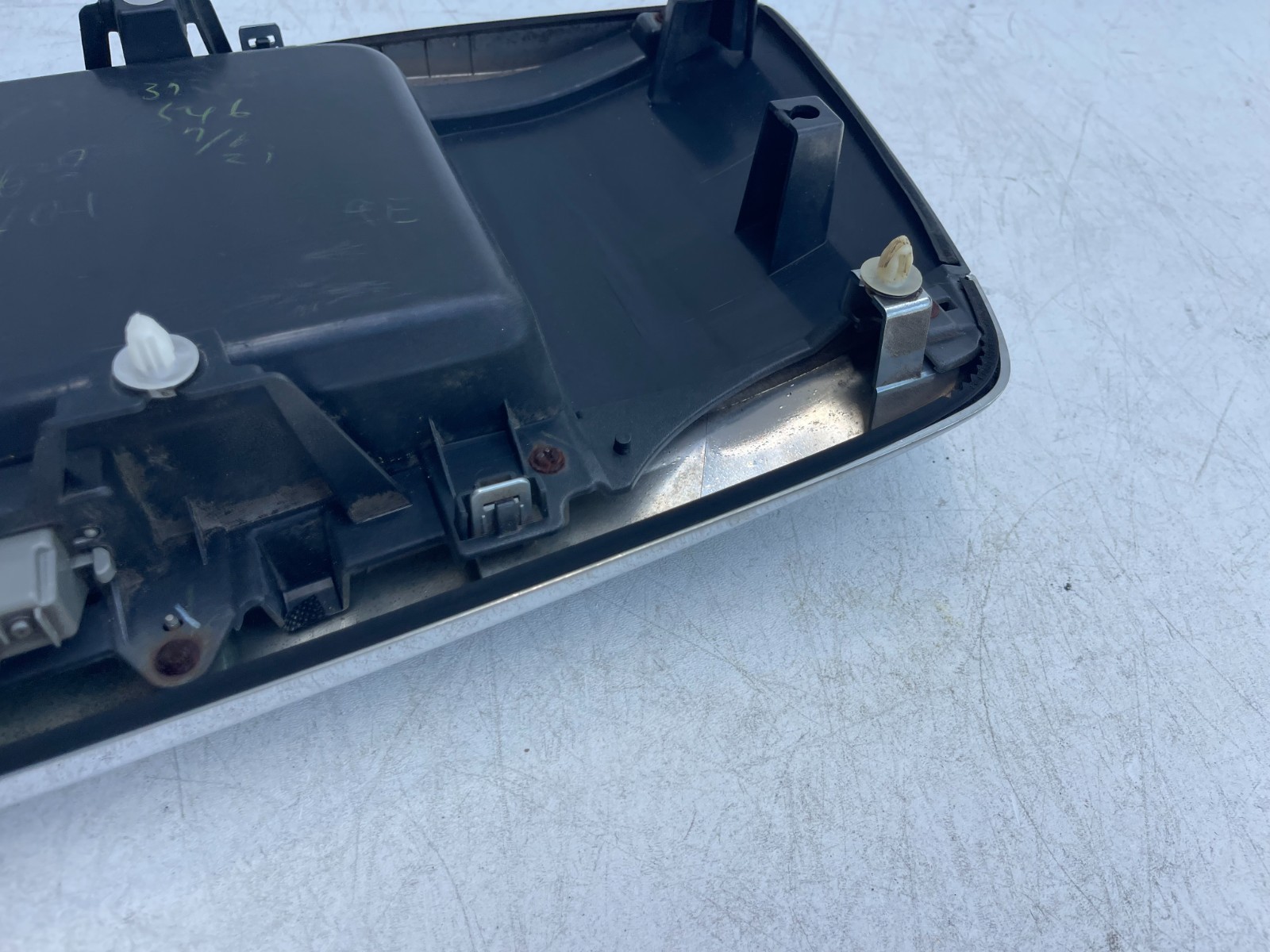 2010-2013 LEXUS GX460 TRUNK LIFTGATE LICENSE PLATE SURROUND TRIM SILVER 1G1 OEM