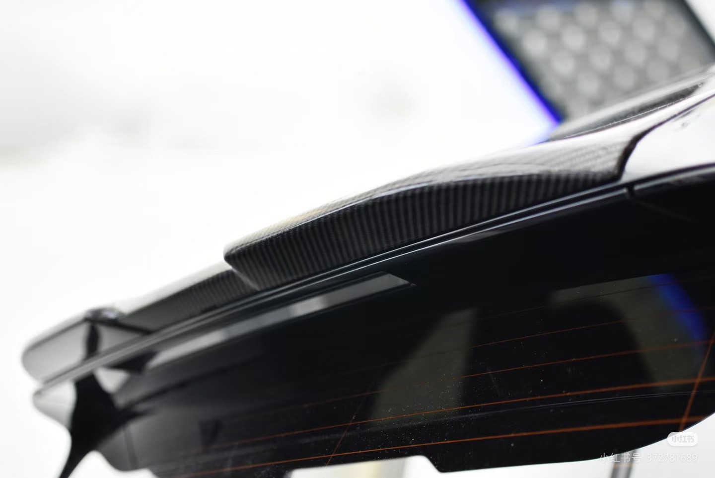 Unpainted FRP/Glossy Black/Carbon Fiber Rear Roof Spoiler Wing Fits BMW iX 22-25