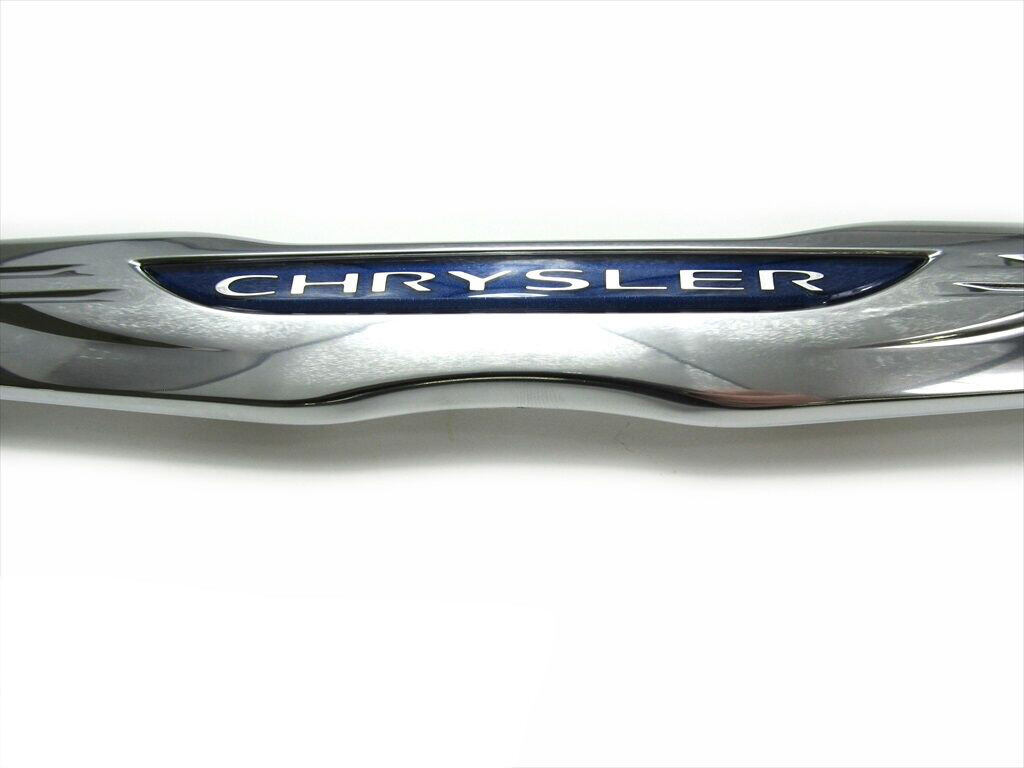 11-16 CHRYSLER TOWN & COUNTRY GRILLE EMBLEM BADGE NAMEPLATE NEW MOPAR GENUINE