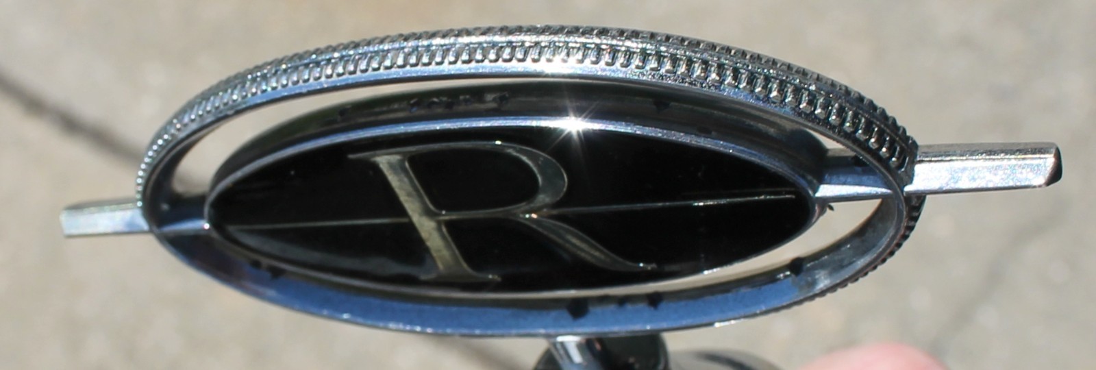 1979 1980 1981 1982 1983 1984 1985 BUICK RIVIERA HOOD ORNAMENT EMBLEM 1261311 OE