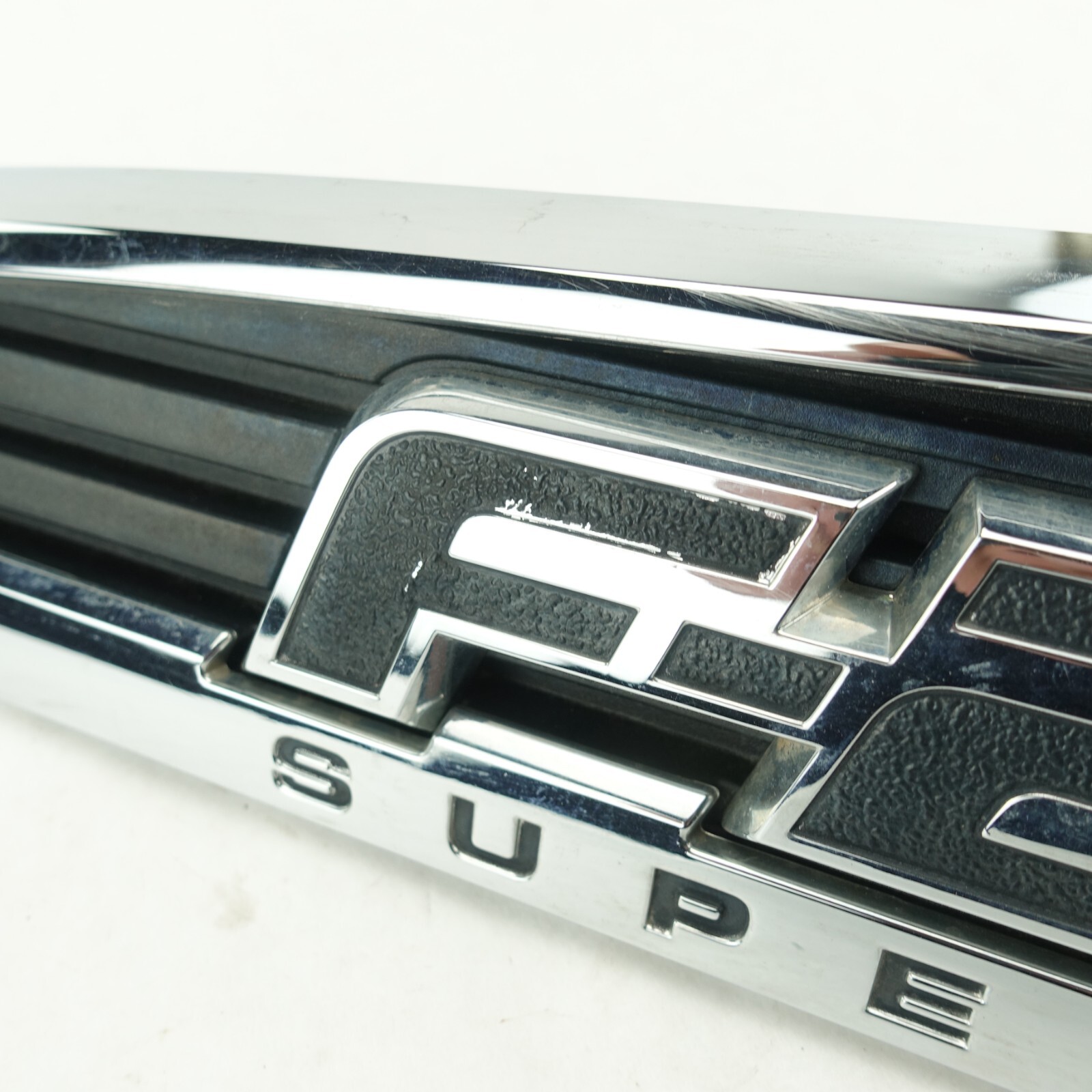 2011 2012 2013 2014 15 Ford F250 XLT Driver Left Fender Vent Emblem Logo