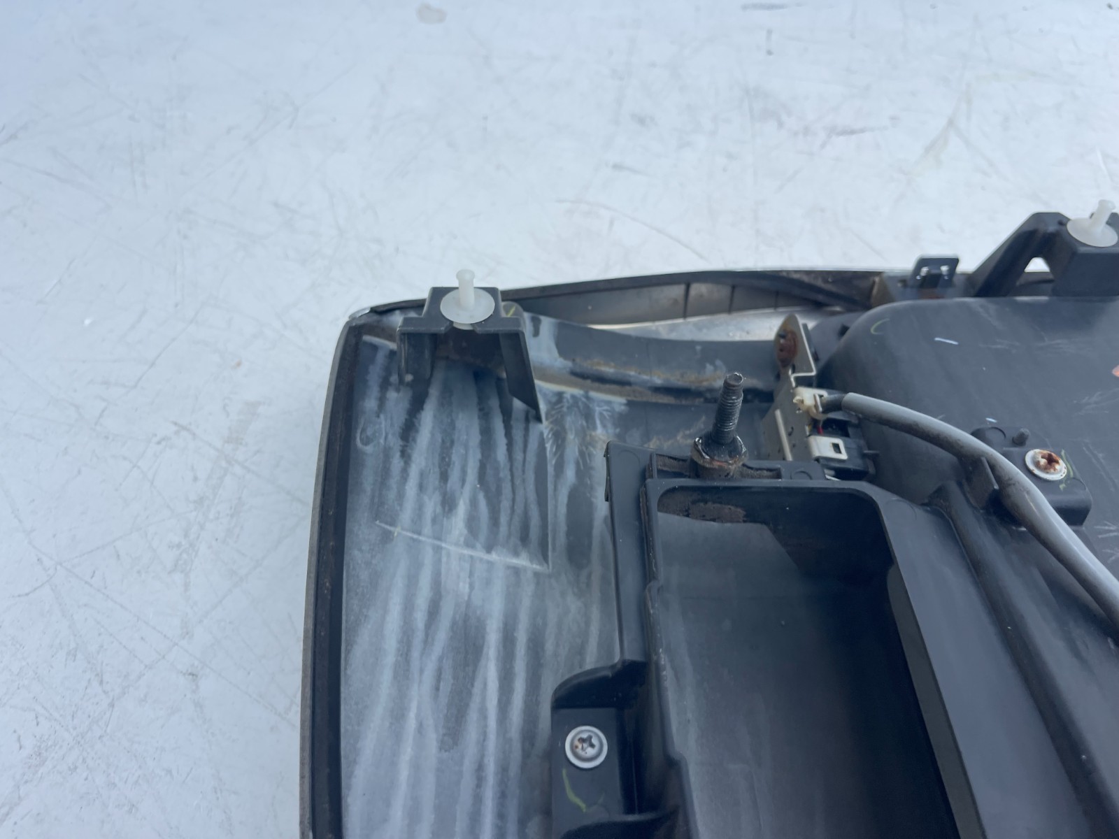 2010-2013 LEXUS GX460 TRUNK LIFTGATE LICENSE PLATE SURROUND TRIM SILVER 1G1 OEM