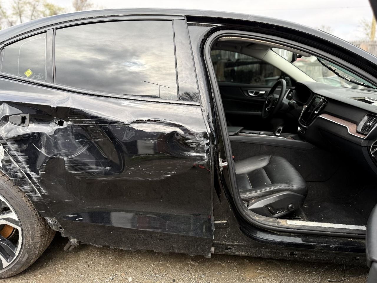 2019-2023 Volvo S60 Right Passenger Side Rocker With Post Black