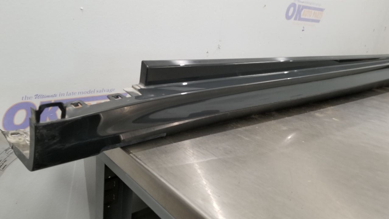 22 BMW X7 M50I G07 ROCKER PANEL MOULDING SIDE SKIRT LEFT DRIVER GRAY
