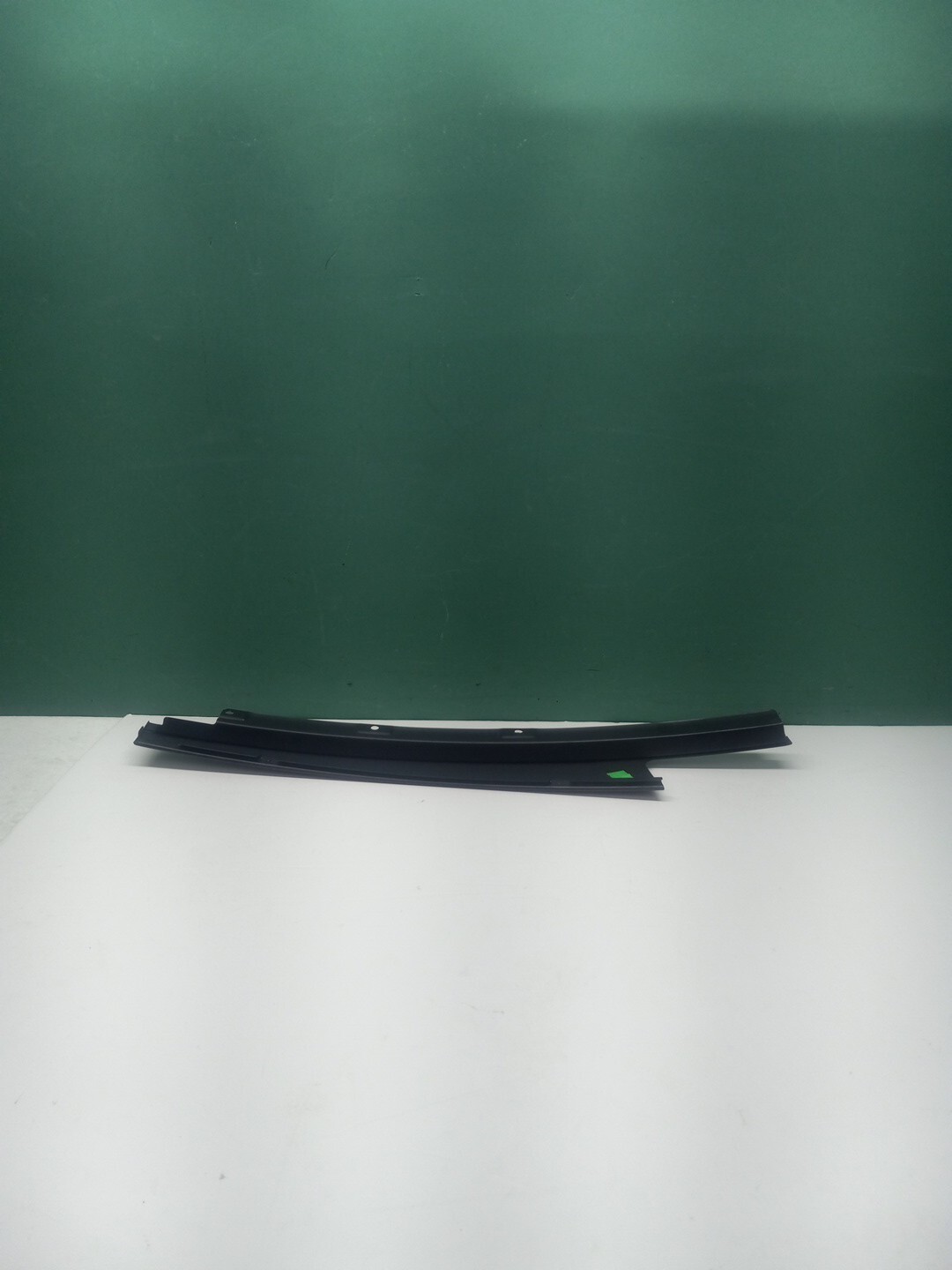 14-22 Jeep Cherokee Rear Right Passa Door Window B Pillar Molding Trim OEM