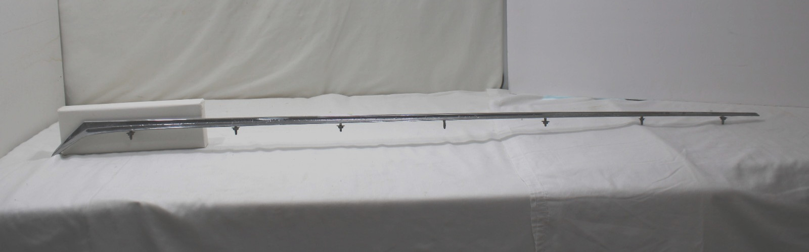 1967 BUICK SKYLARK FRONT CENTER HOOD SPEAR ORNAMENT