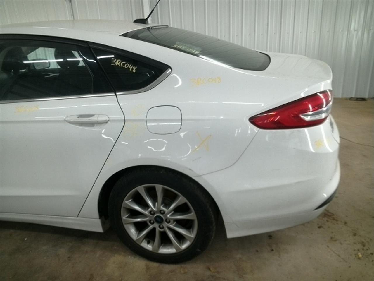 FUSION 2017 Cowl Vent Panel 104823965