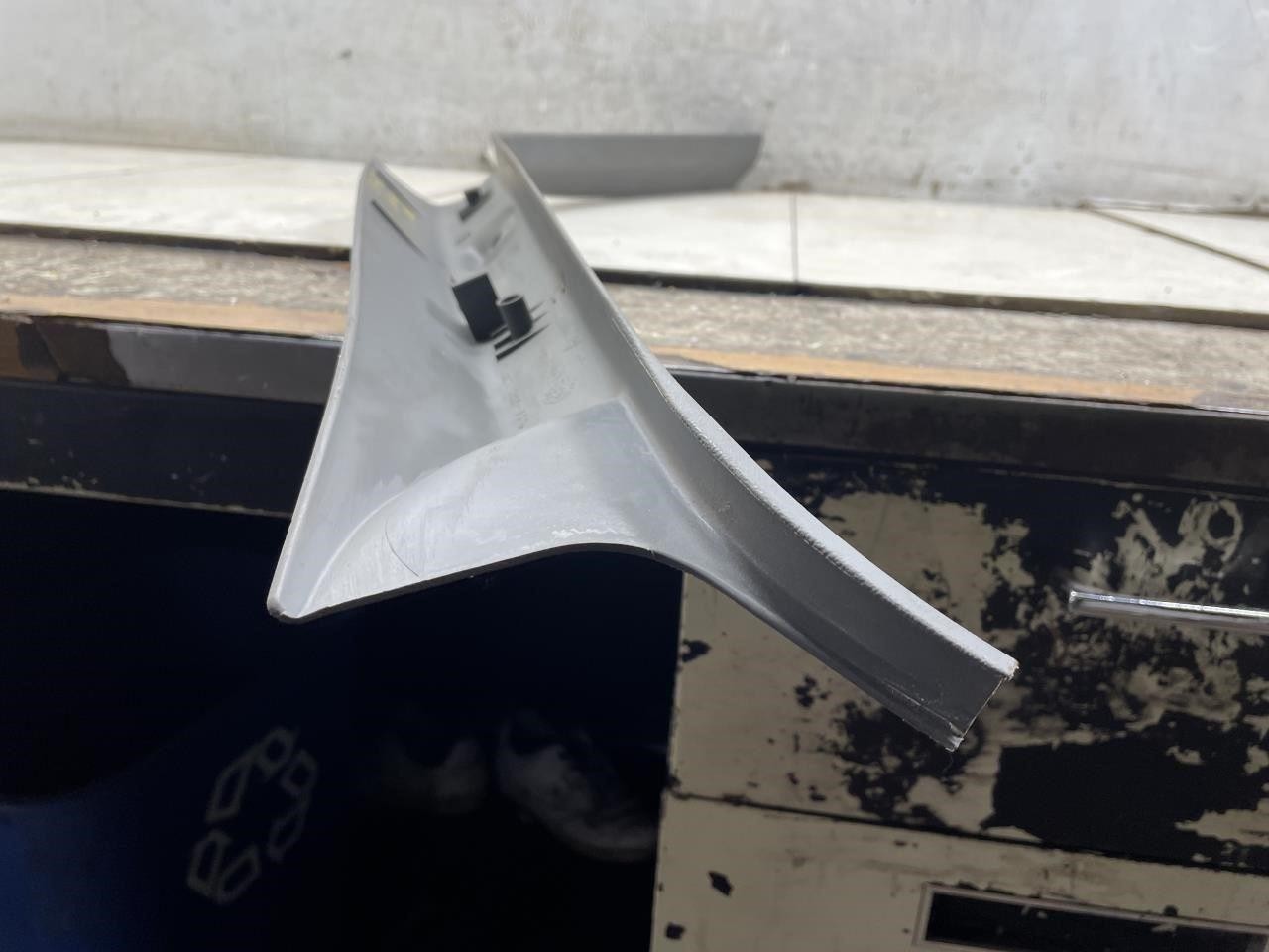 2009 FORD RANGER FRONT LEFT DRIVER SIDE WNDSHIELD MOULDING PANEL OEM+