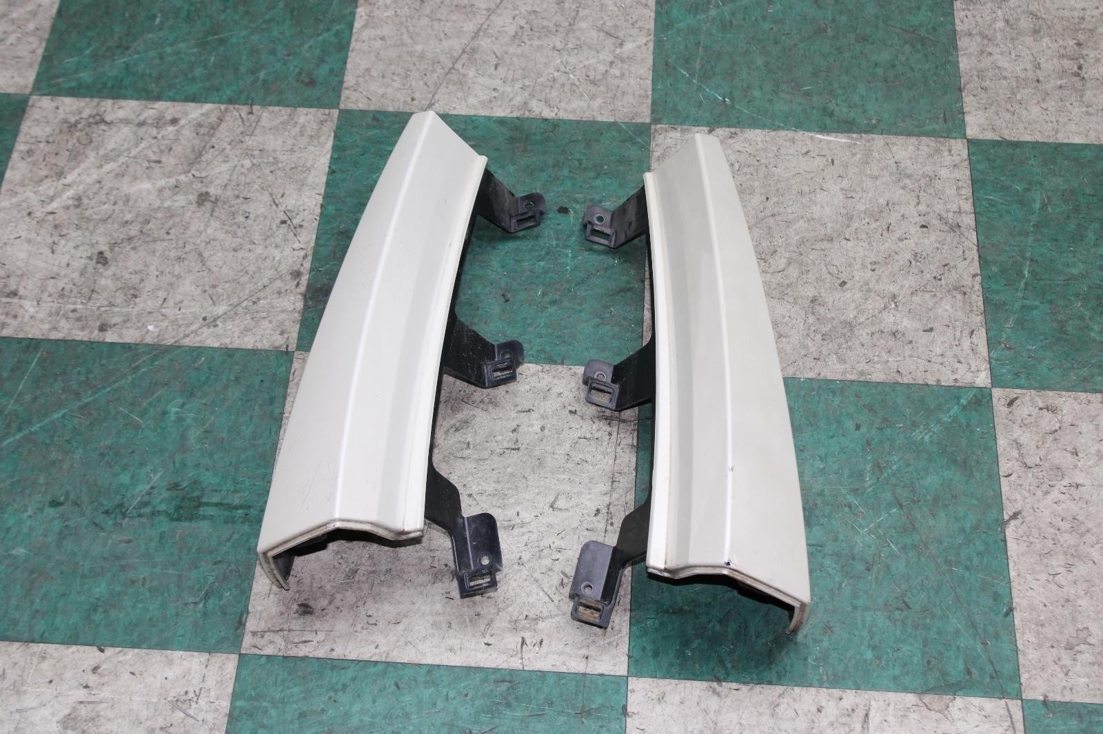 15-20 Suburban White LH RH Exterior Rear D-Pillar Body Trim Filler Panel Pair 2x