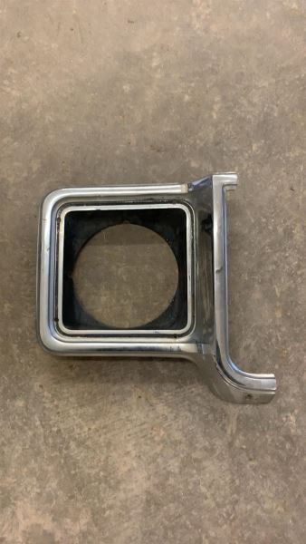 Passenger Headlight Door/Cover Bezel Trim 1973-78 BLAZER/JIMMY 6703588