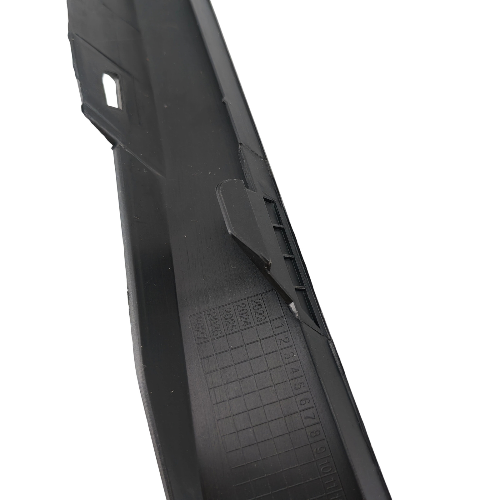 Bumper Face Bar Trim Molding Step Pad Front Passenger Right Side 1.6L 2.0L L4