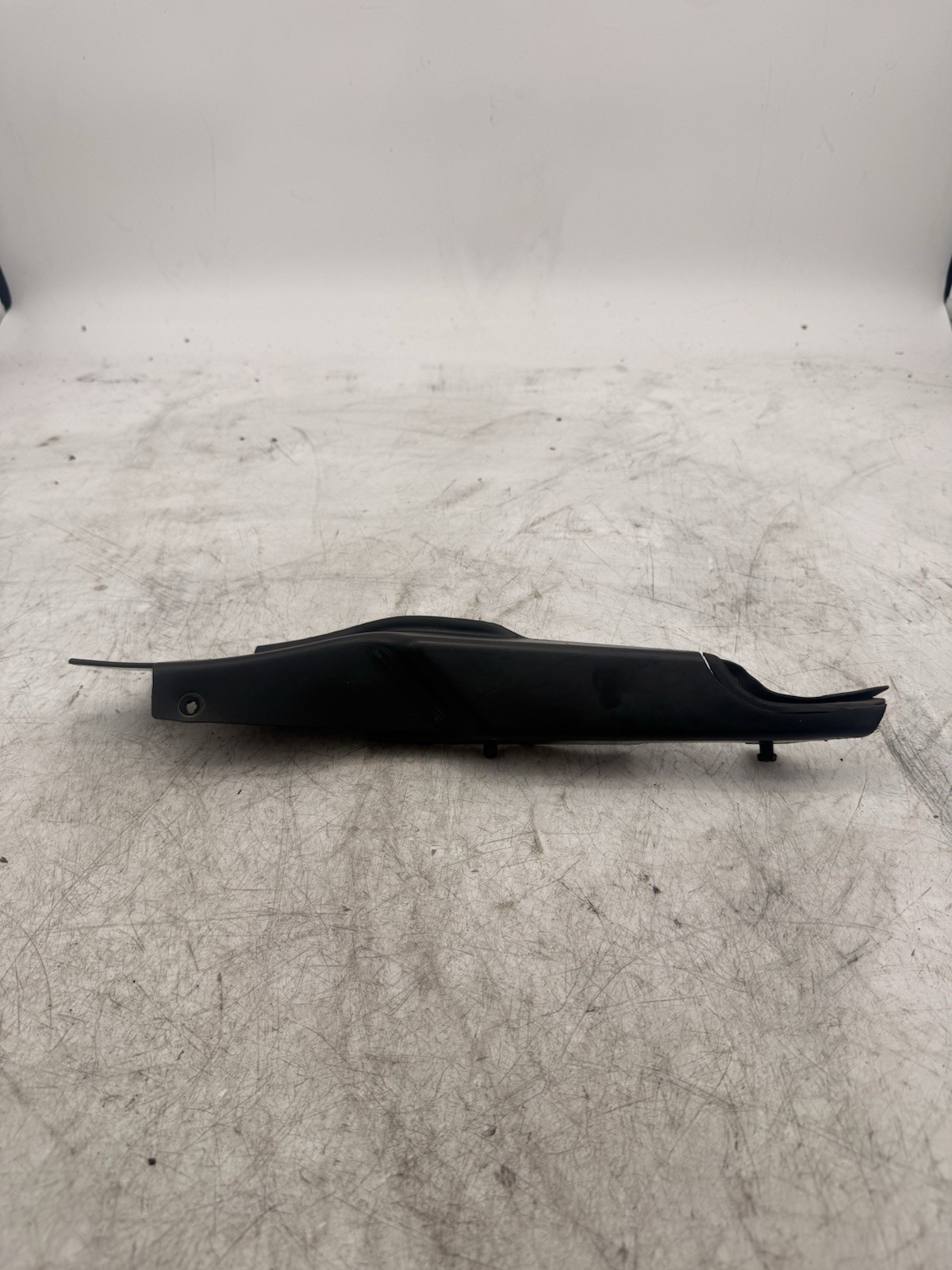 CHEVROLET CORVETTE C6 05-13 LEFT WINDSHIELD COWL WIPER EXTENTION PLASTIC TRIM