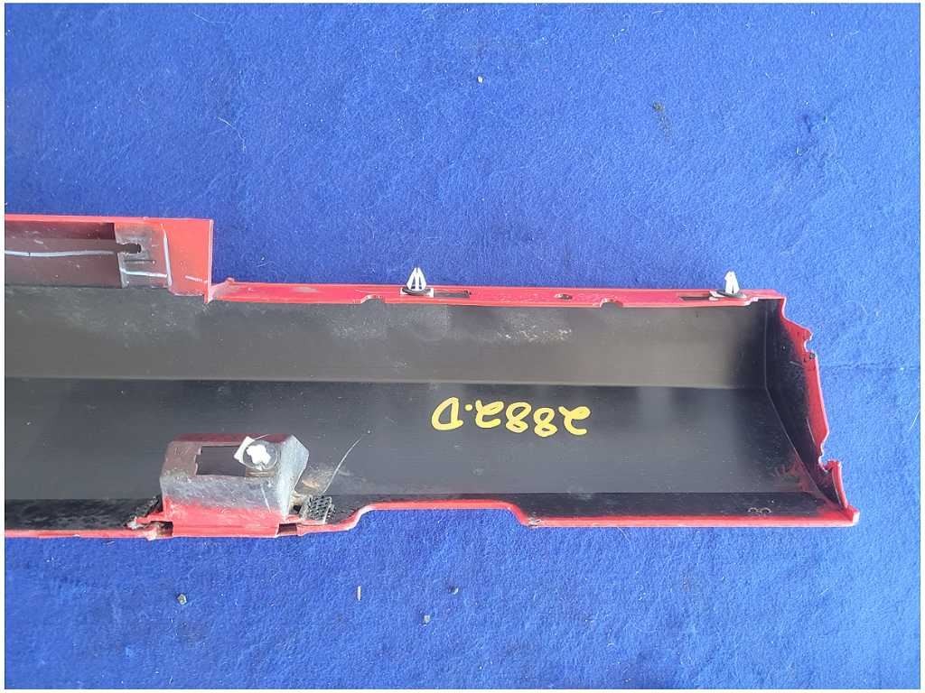 2010-2015 Chevrolet Camaro SS Driver Left Lower Rocker Panel Molding 2882