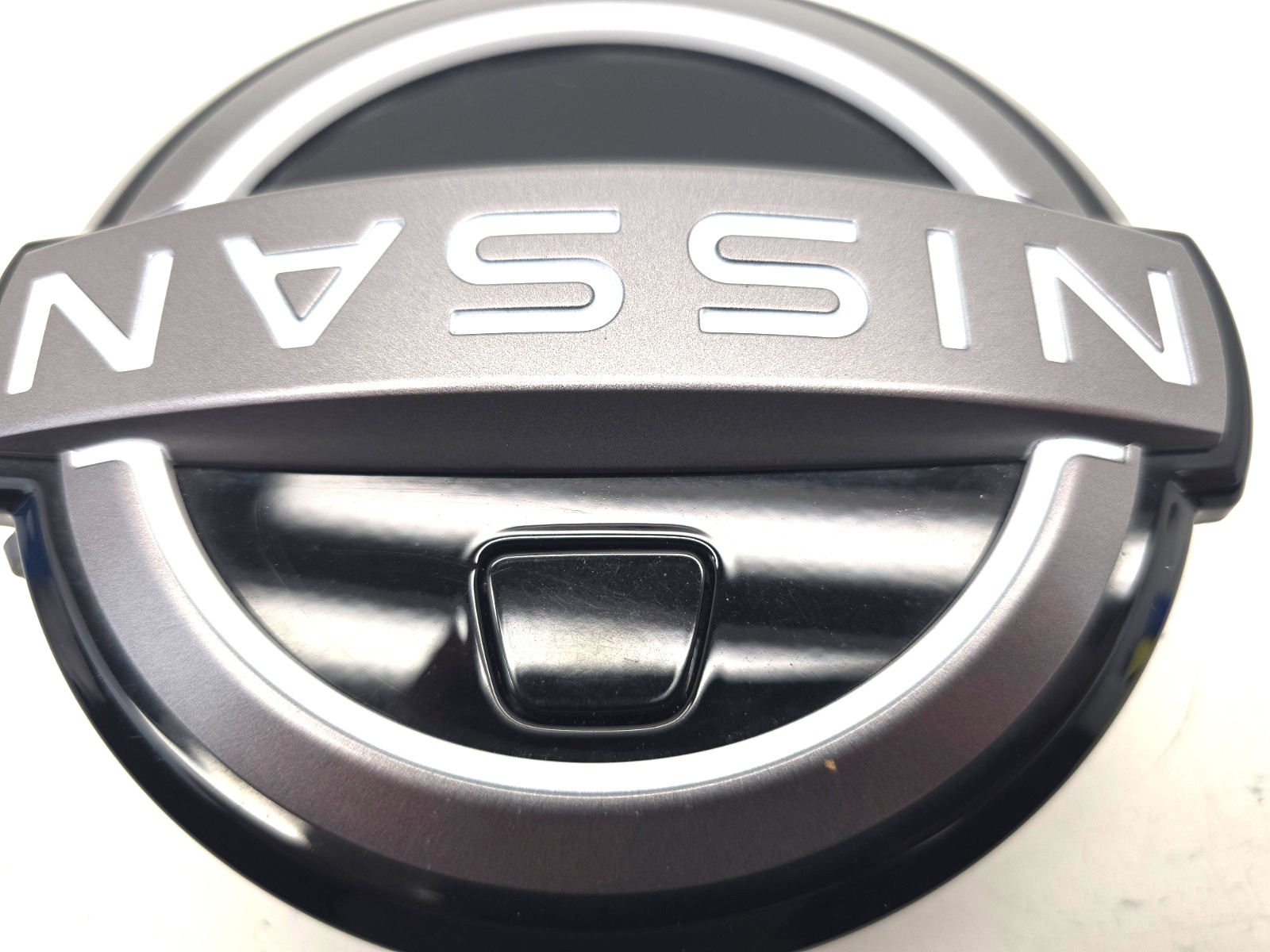 2025-2026 NISSAN MURANO REAR TRUNK TAILGATE LIFTGATE LOGO EMBLEM W/ SWITCH OEM