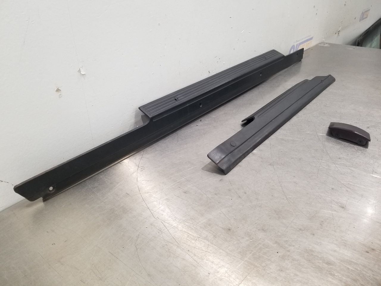 95 CHEVY IMPALA SS ROCKER PANEL TRIM SET LEFT DRIVER