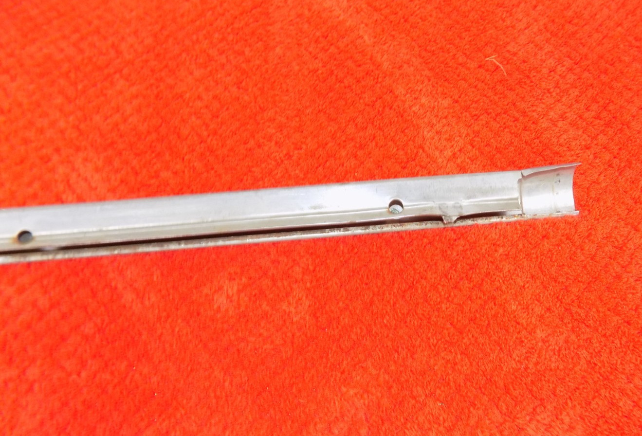 1959 1960 CADILLAC SERIES 62 CONVERTIBLE PINCH SNAP BUTTON TRIM MOLDING