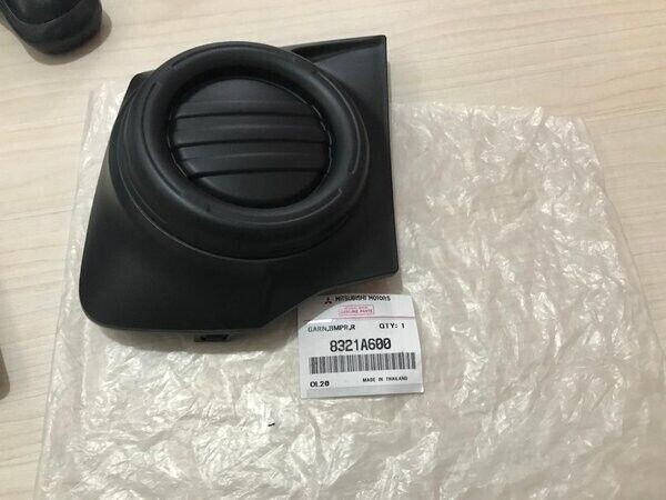 Genuine RH LH Foglamp Cover Garnish Mitsubishi Triton 8321A599/600 Thailand OEM