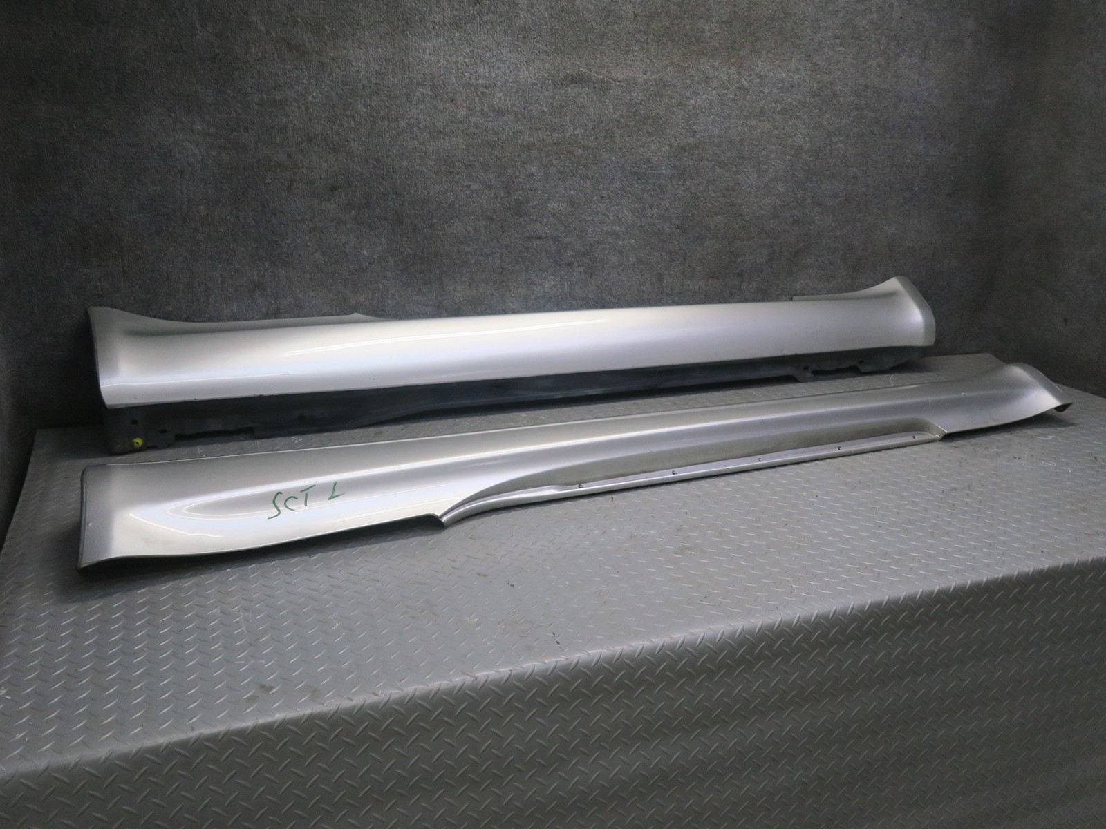 02-05 LEXUS Z40 SC430 SET OF 2 LEFT & RIGHT SIDE SKIRT ROCKER PANEL SILVER OEM
