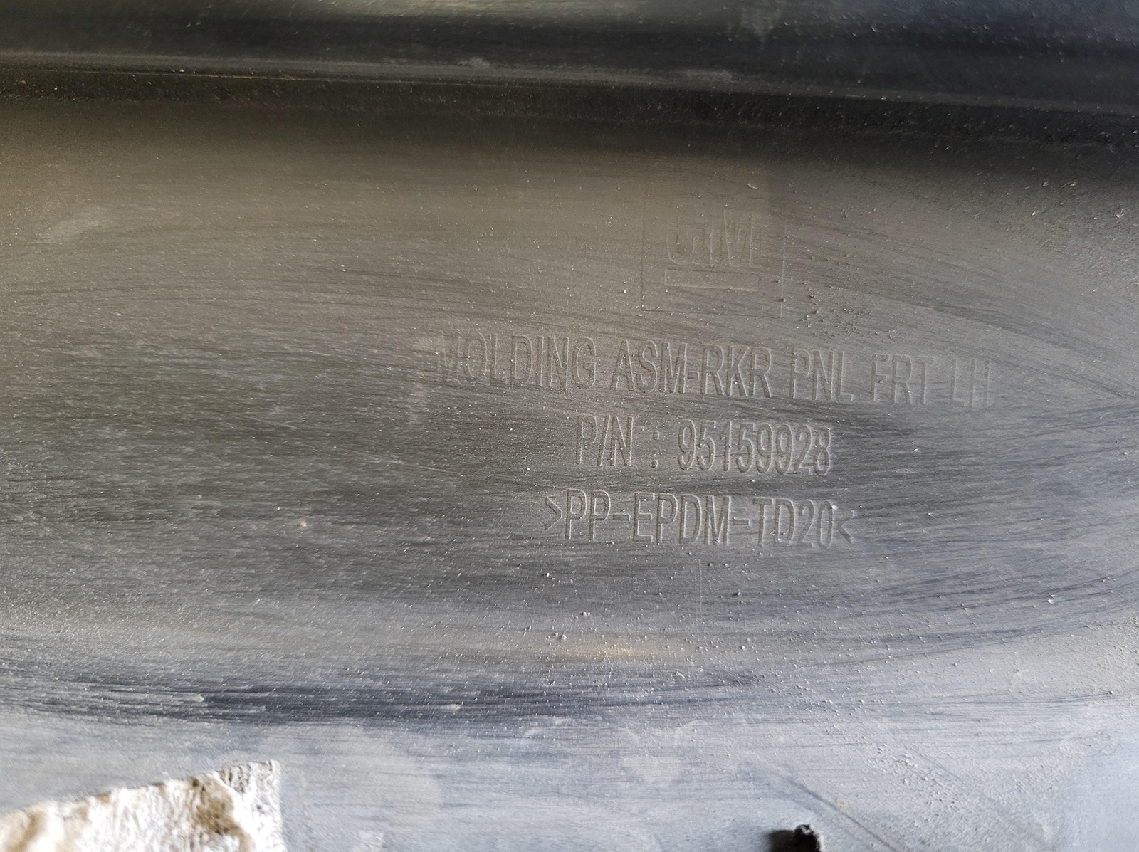 2013-2022 Buick Encore Left Driver Rocker Panel Skirt Molding OEM 95159928