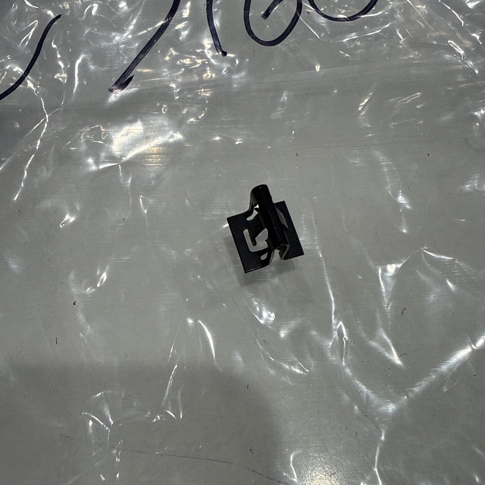 (1) Genuine Ford OE Clip W716053-S451 Sold Individually