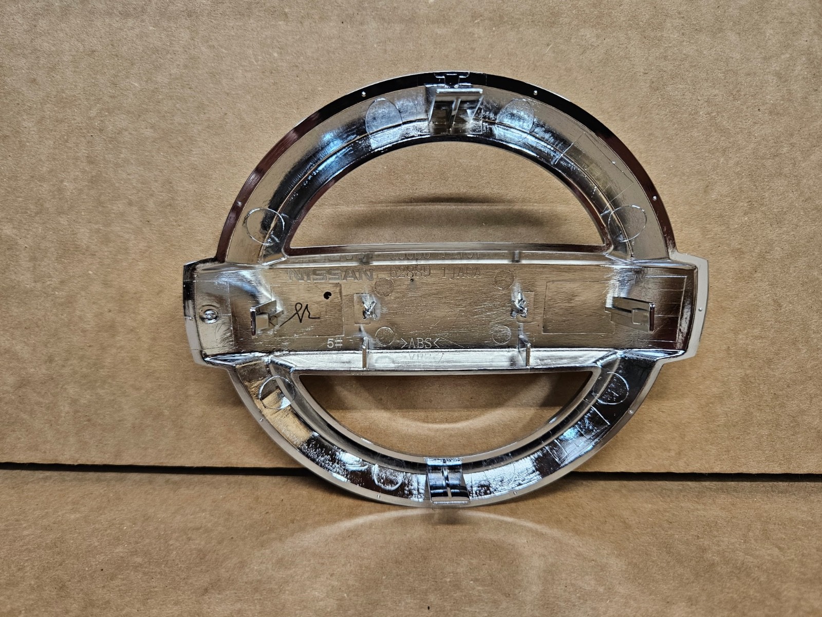 NEW OEM 11-23 Nissan Altima Murano Rogue Quest Maxima Front Grill Chrome Emblem