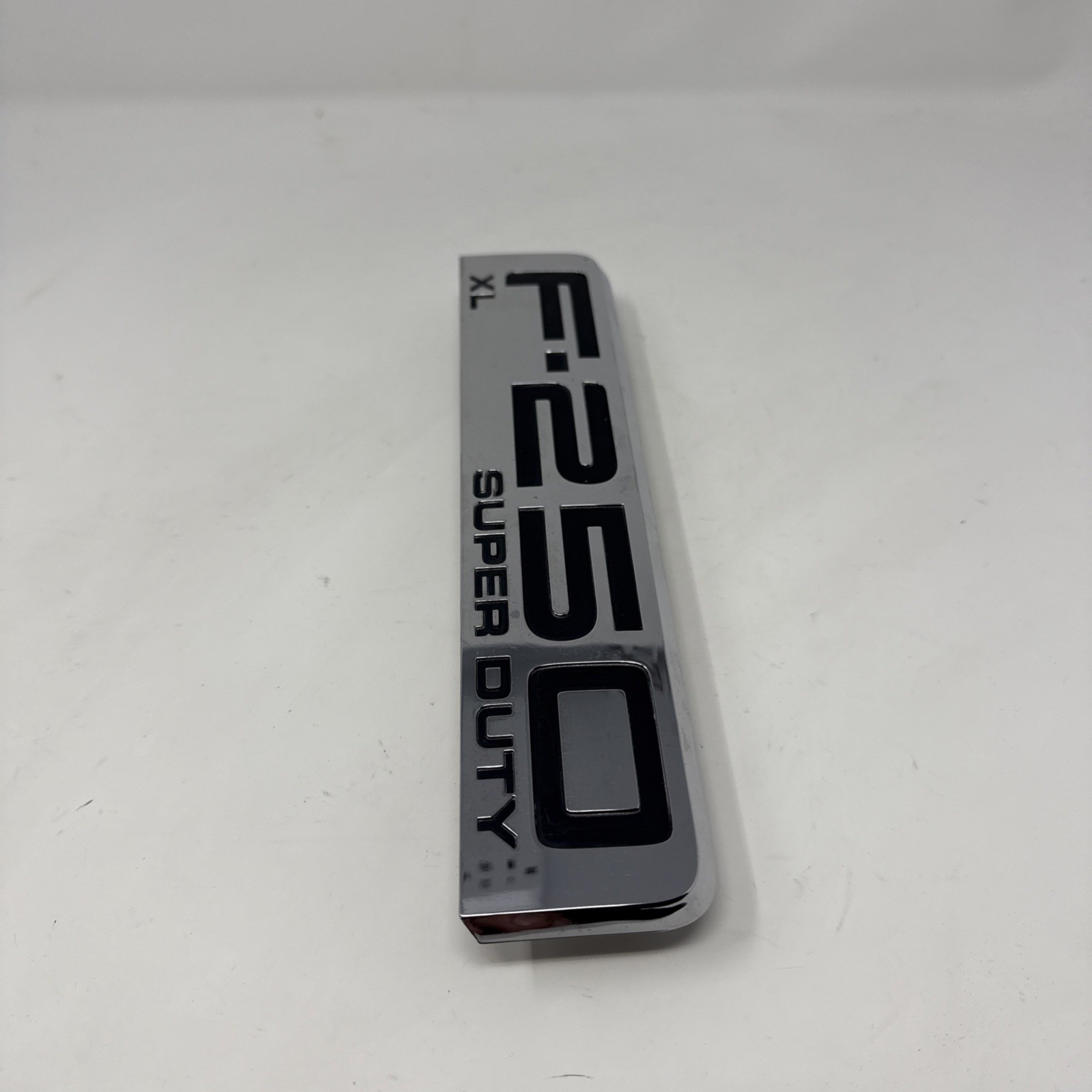 2008-2010 Ford F250 Super Duty XL Passenger Fender Emblem Badge Grille Trim OEM