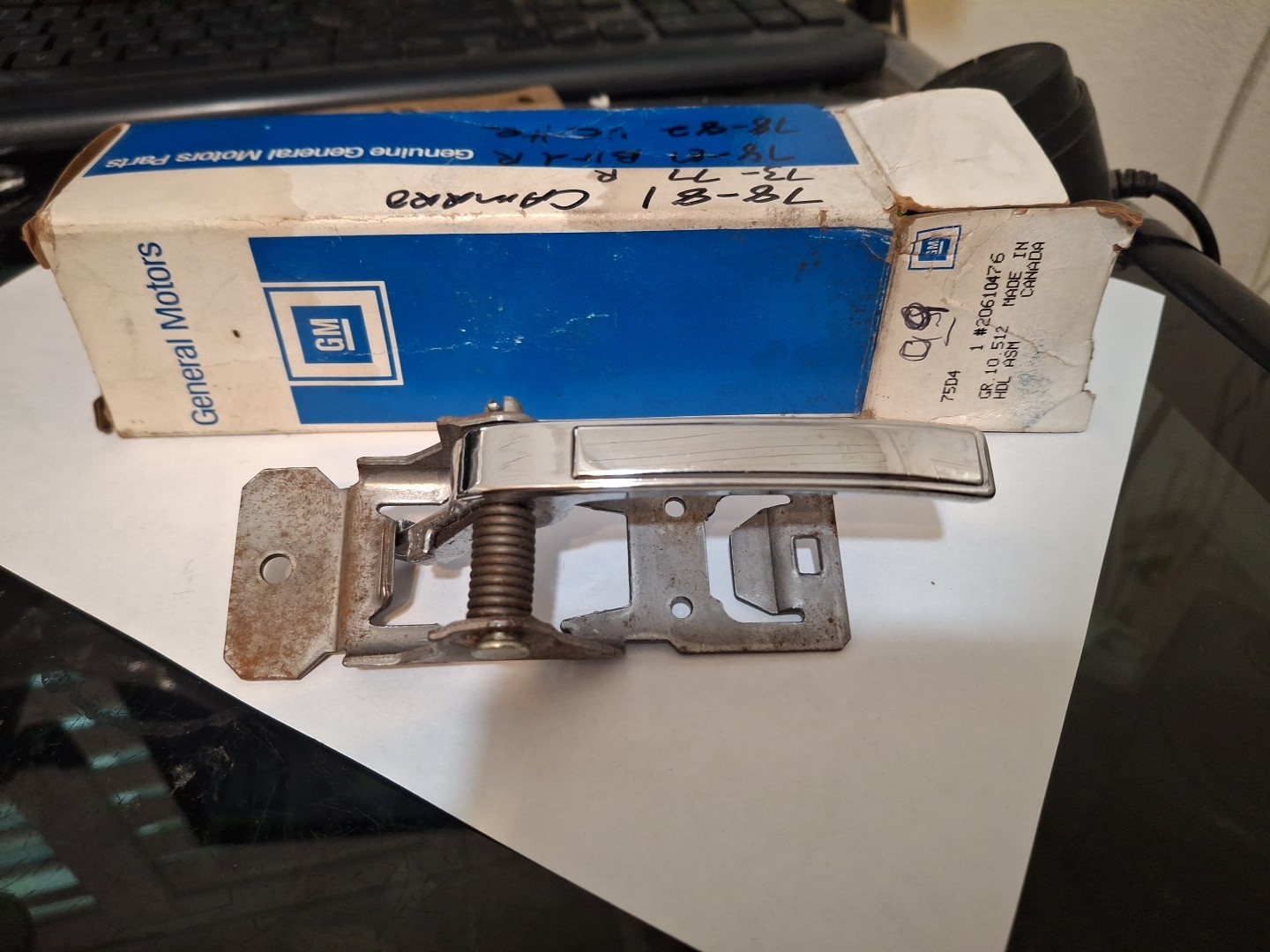 NOS 1975 96 GM RH INSIDE DOOR HANDLE OEM 20610476 SEE DESCRIPTION FOR FITMENTS