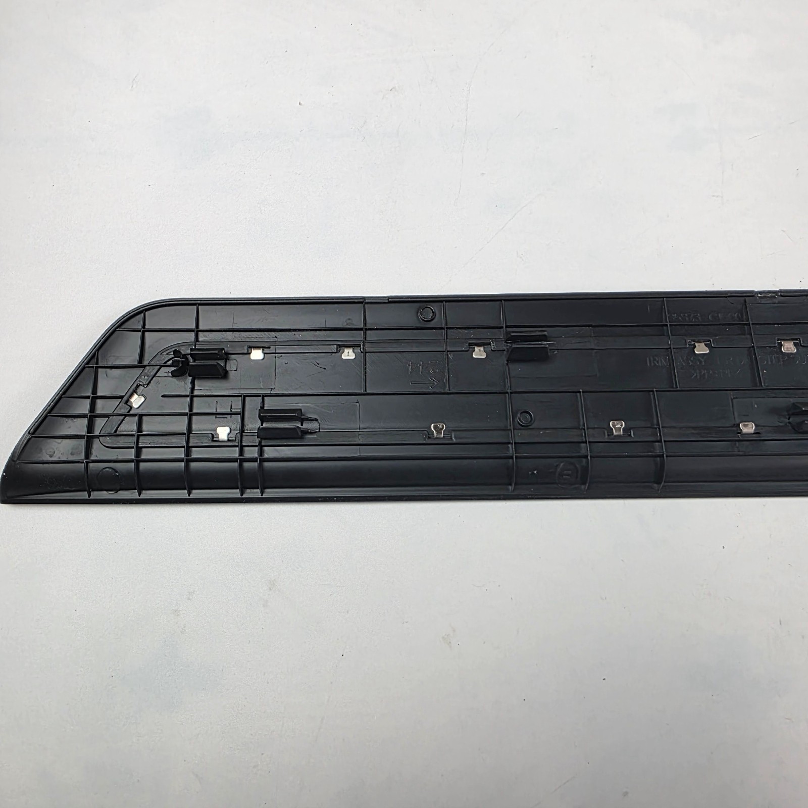 16-19 Hyundai Sonata Front Left Driver Side Inner Door Sill Trim Plate OEM