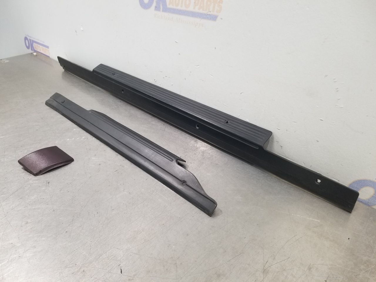 95 CHEVY IMPALA SS ROCKER PANEL TRIM SET LEFT DRIVER