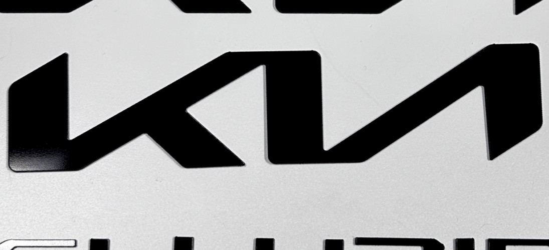 Gloss Black FRONT Emblem OVERLAY FITS 2022 – 2026 Telluride