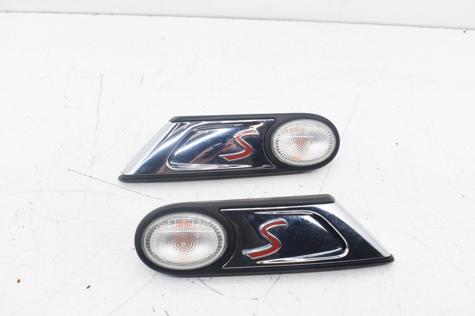 2009 Mini Cooper S R56 Front Left Right Fender Emblem Signal Trim Set OEM KW83