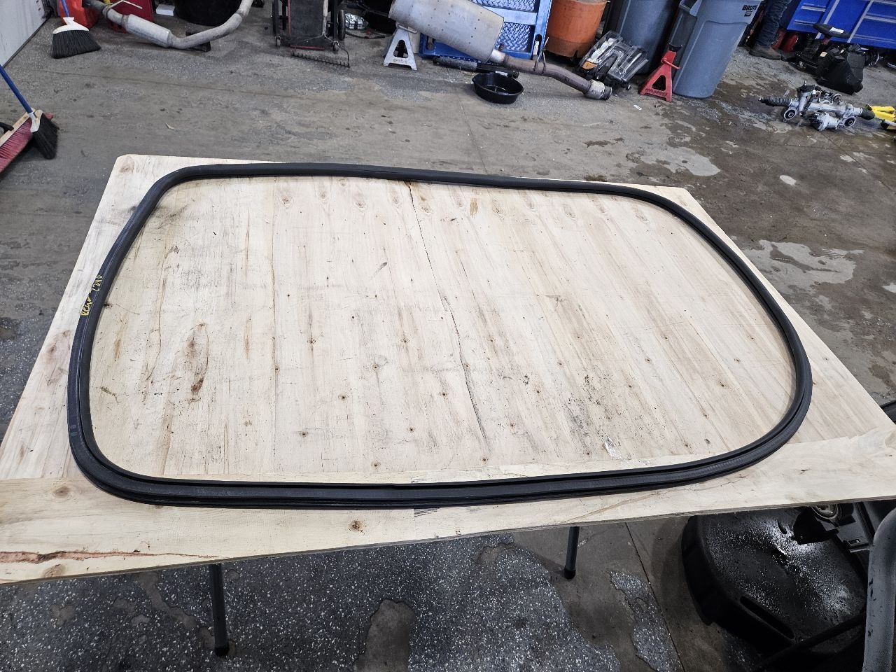 2022 SILVERADO CREW CAB REAR DOOR WEATHERSTRIPPING LH RH 19-25