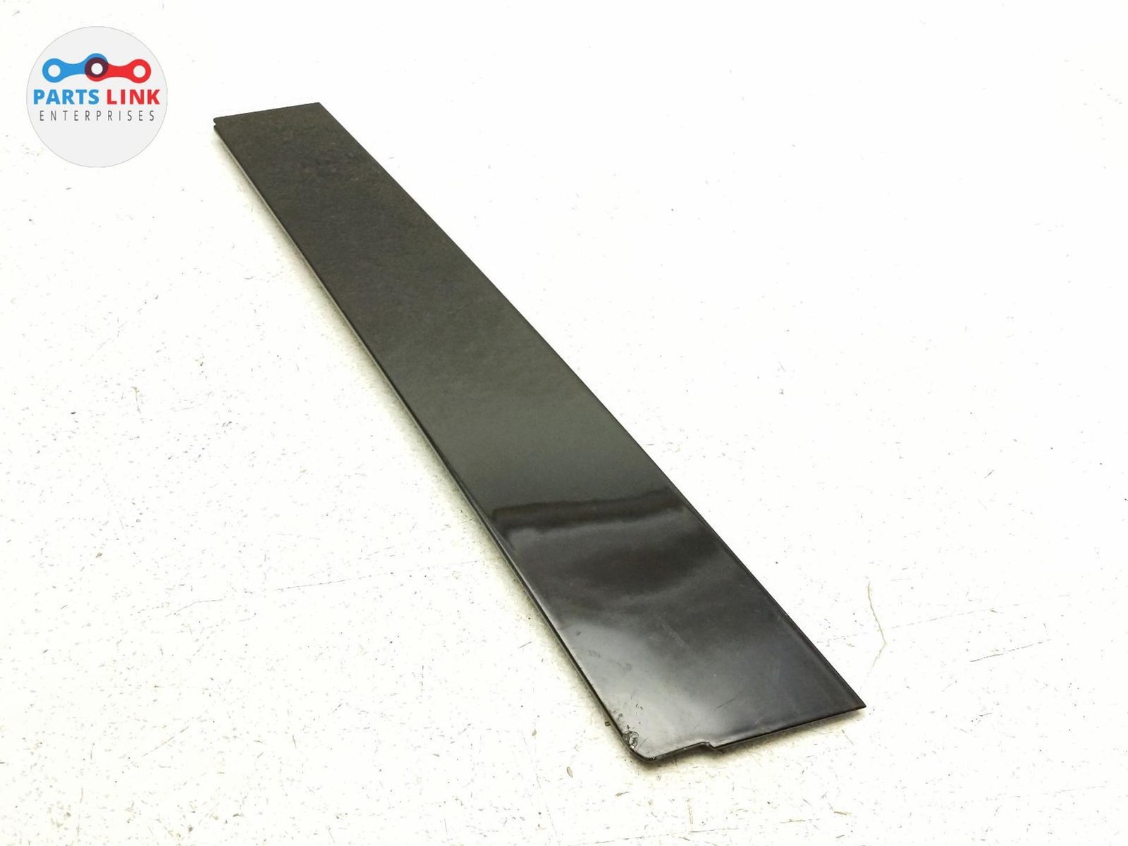2023-25 RANGE ROVER SPORT FRONT RIGHT DOOR APPLIQUE MOLDING B PILLAR CAP L461