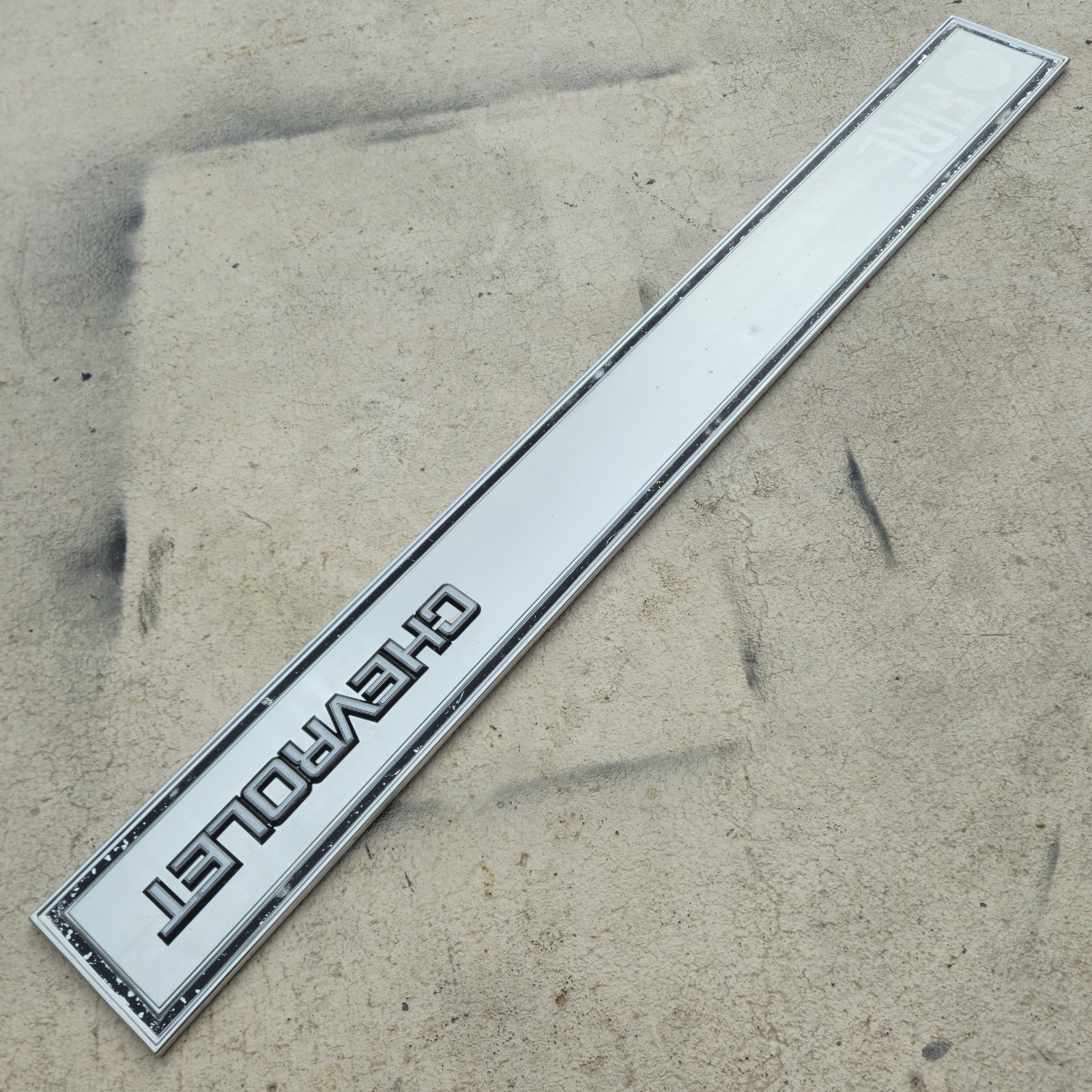 OEM 1981-1991 Square Body Chevrolet K5 Blazer Stainless Tailgate Panel Trim