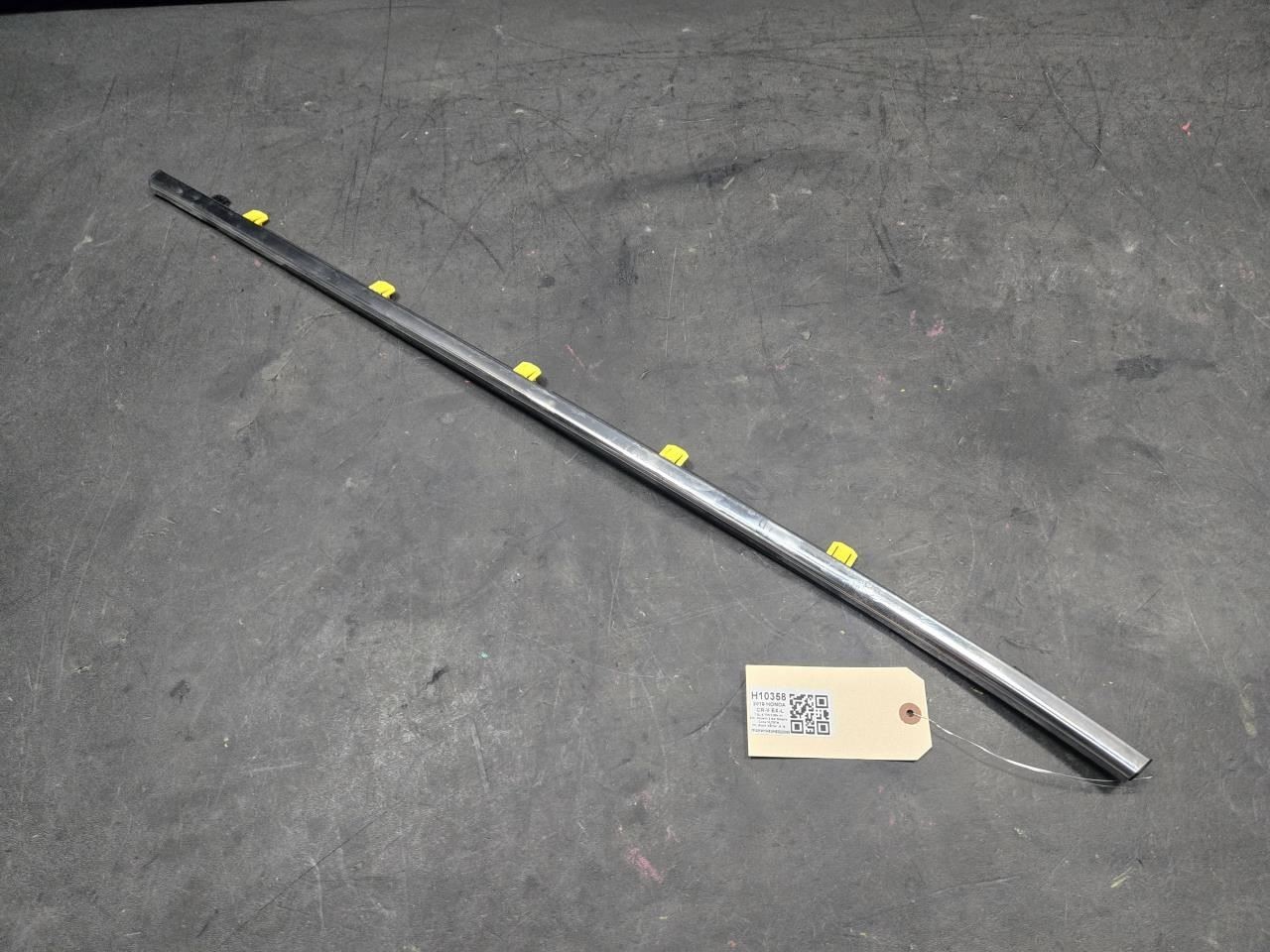 Rear Right Door Window Belt Molding 2019 Honda CR-V 72910-TLA-A01 2017 – 2022