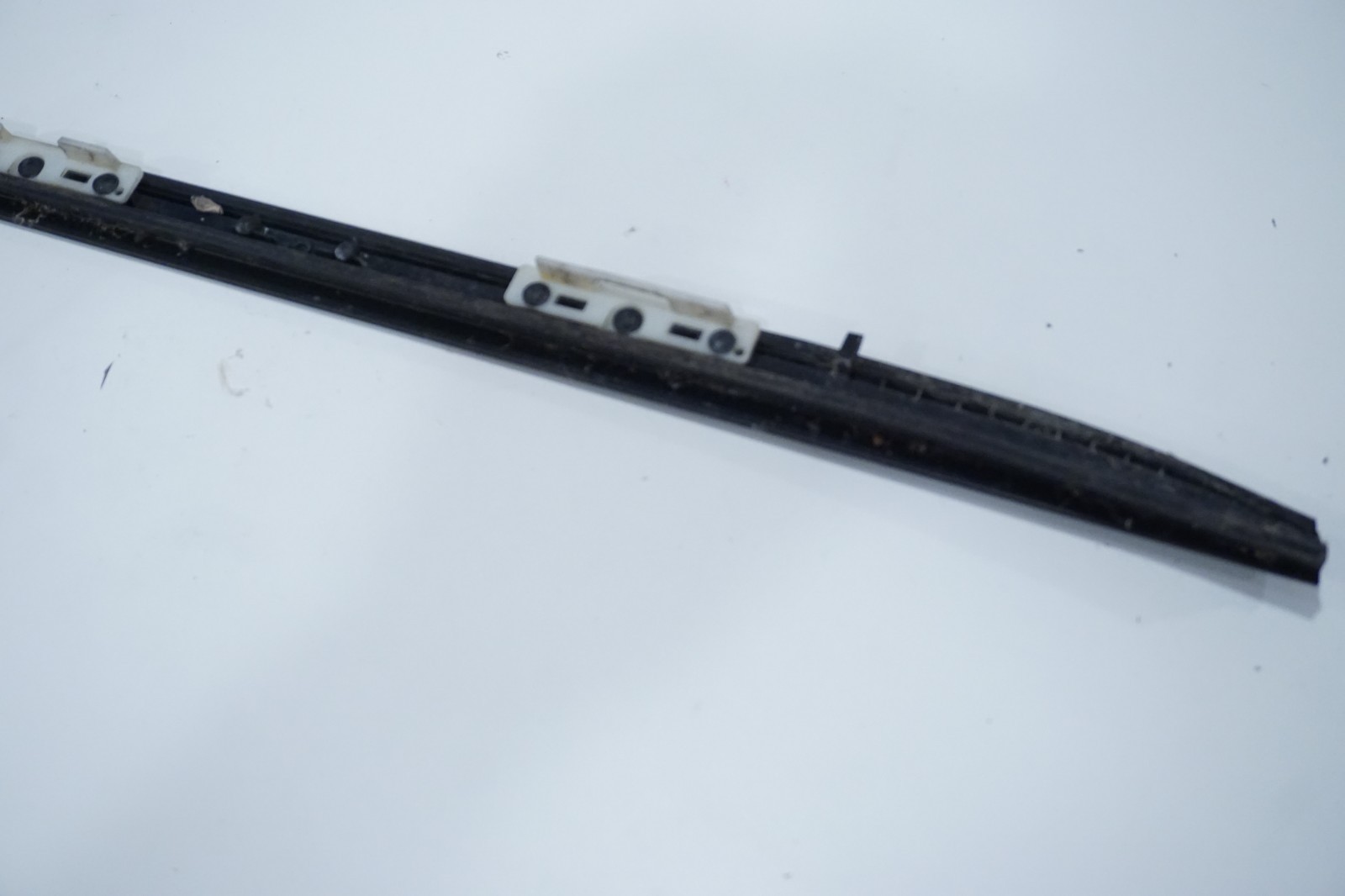 2002 – 06 Acura RSX Passenger Side Windshield Molding OE