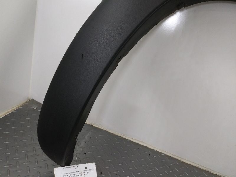 SILVRDO25 2005 Fender Moulding Driver Rear Black Text. 352471
