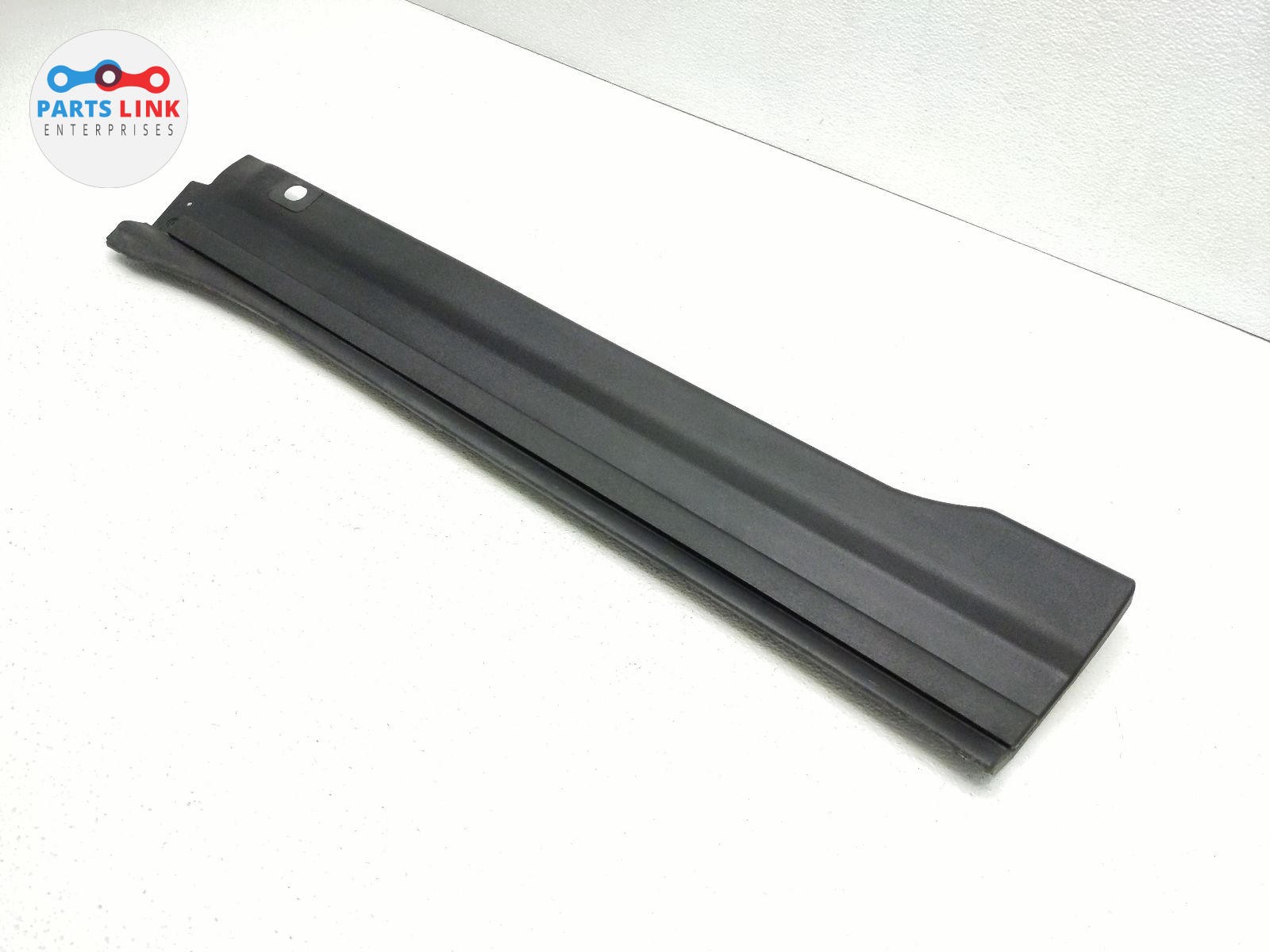 2022-24 RIVIAN R1S REAR LEFT DOOR TRIM CLADDING LOWER MOLDING APPLIQUE COVER OEM