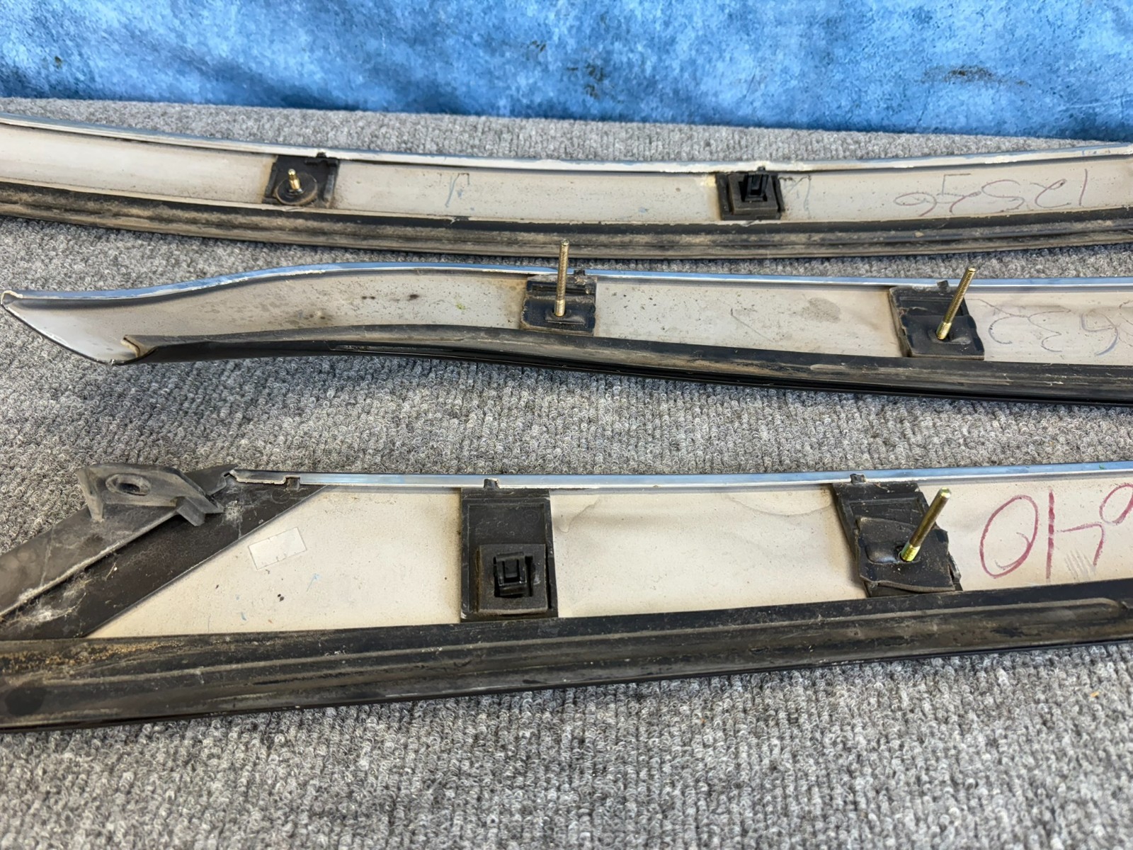FORD THUNDERBIRD 02-05 RIGHT LEFT CENTER WINDSHIELD CHROME MOULDING TRIM SET OEM