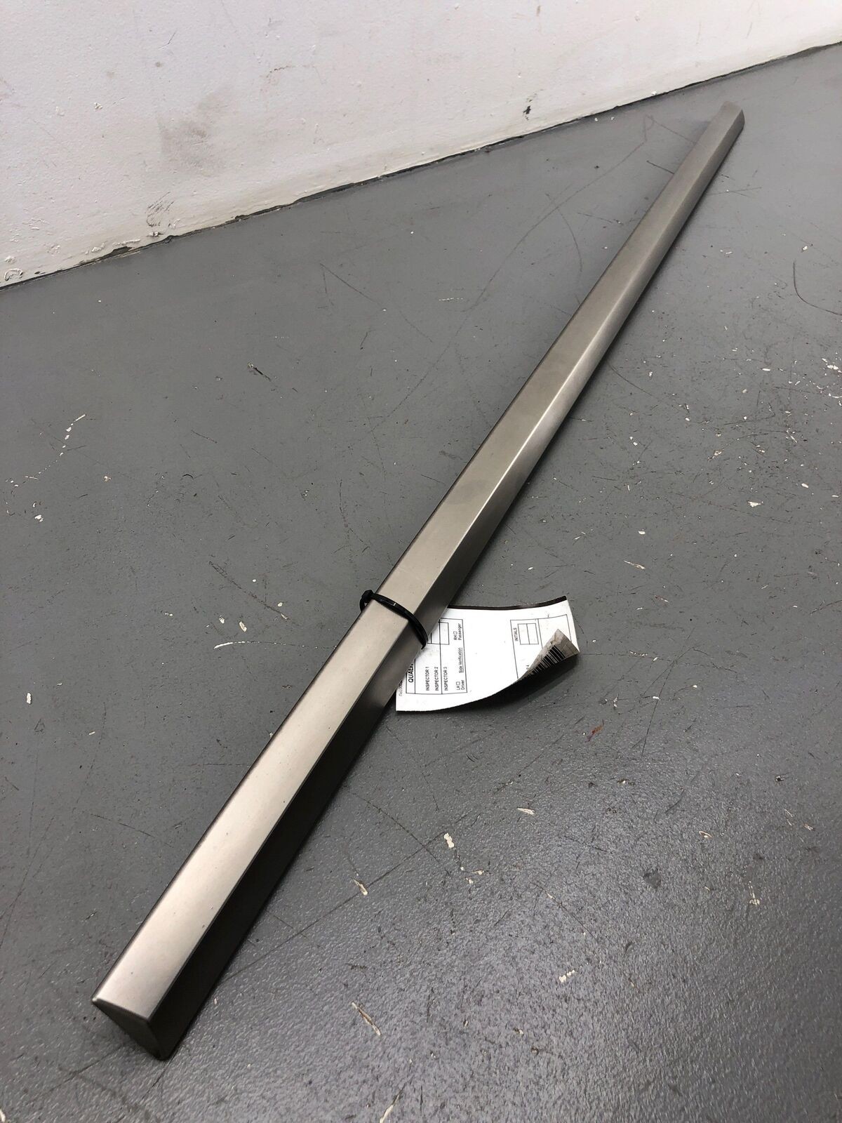 2016-2019 Bmw M760I Front Right Door Lower Moulding Trim Bronze 5113-7364352 Oem