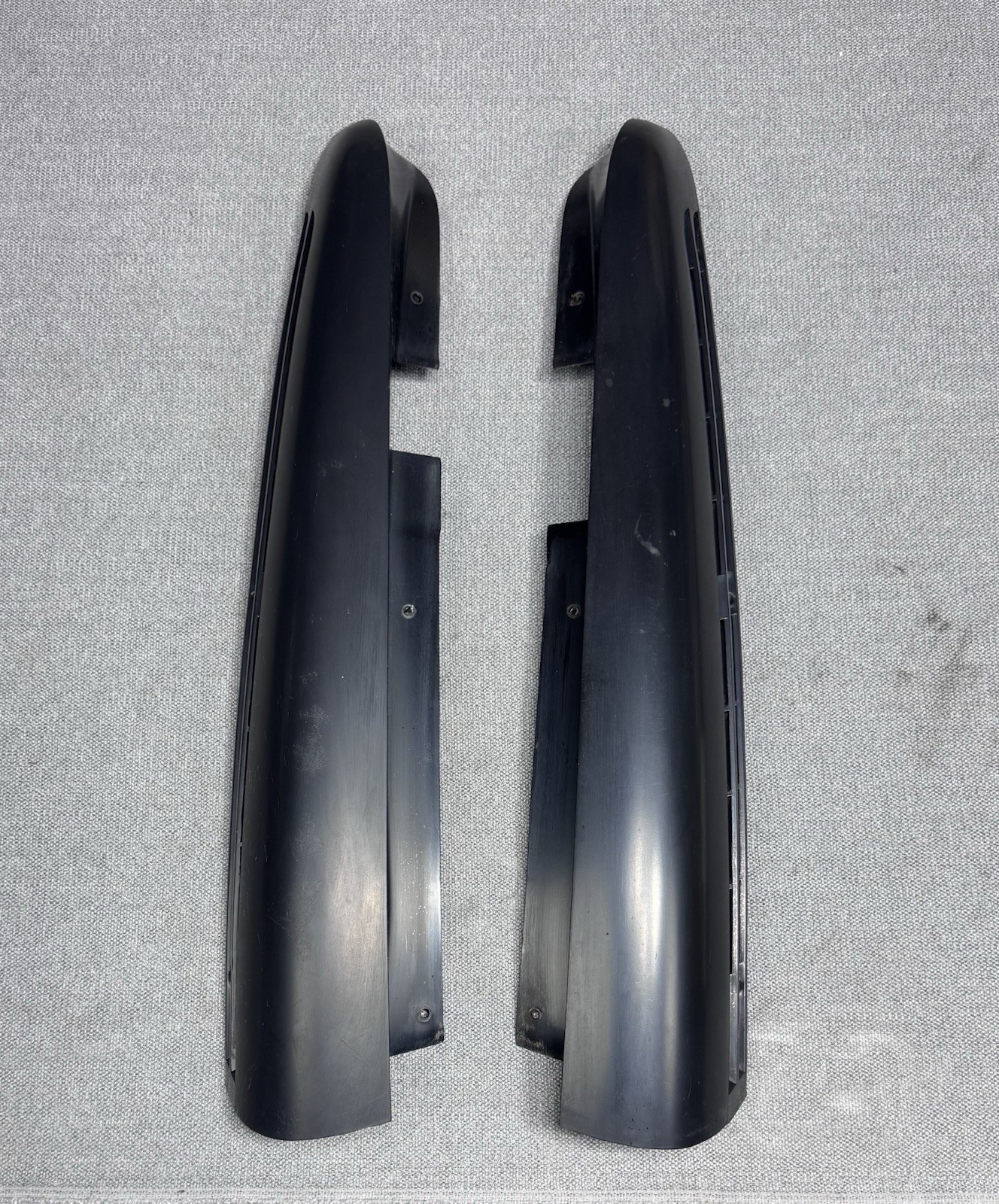92-99 REAR D PILLAR CHEVROLET GMC SUBURBAN TAHOE YUKON TRIM MOLDING BARNDOOR OBS