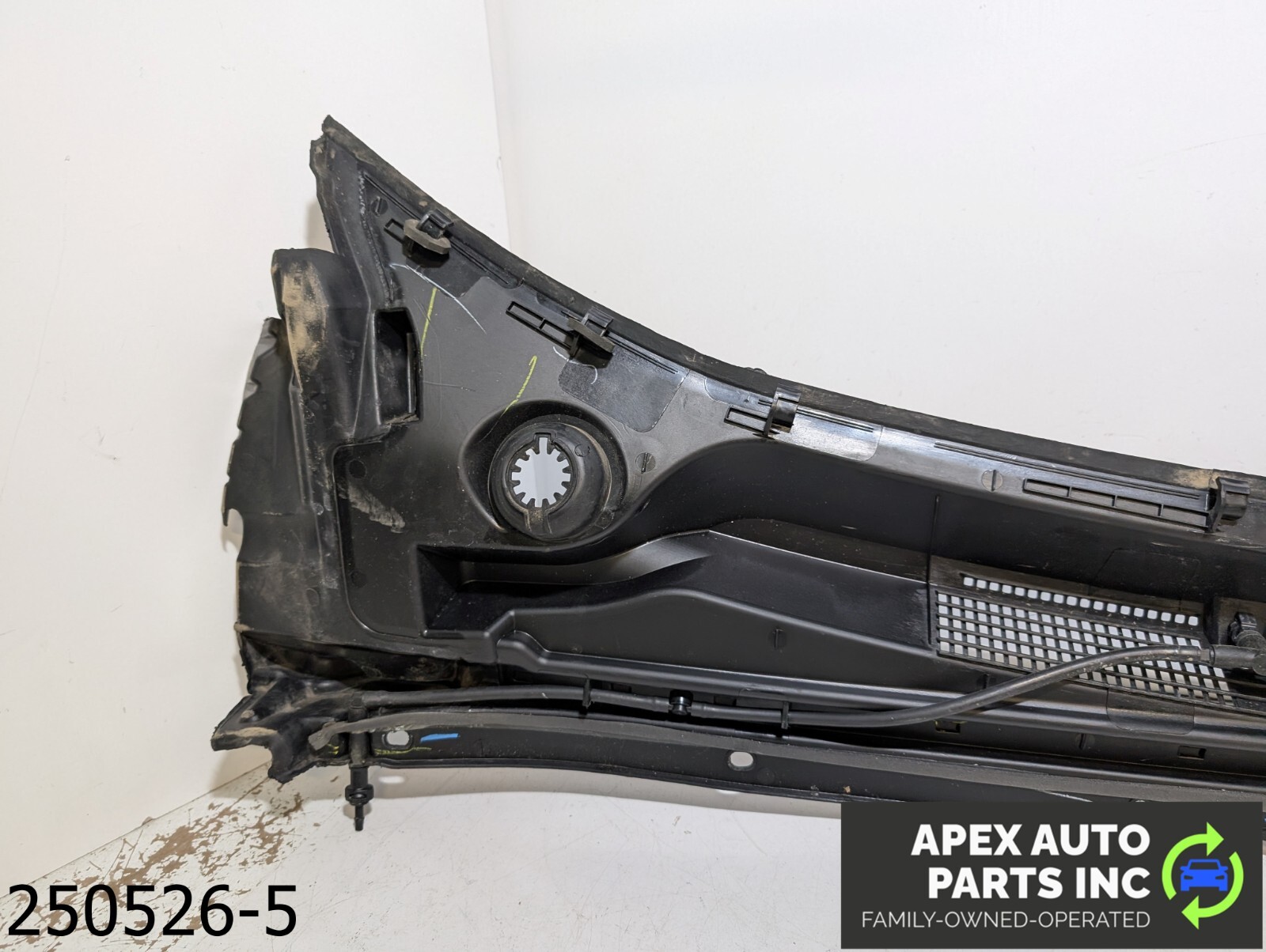 OEM 2019-2025 Chevrolet Malibu FRONT WINDSHIELD WIPER COWL PANEL COVER GRILLE
