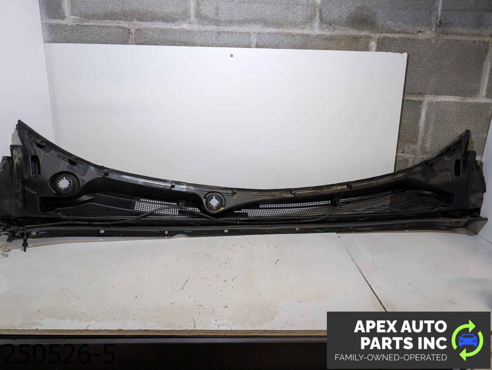 OEM 2019-2025 Chevrolet Malibu FRONT WINDSHIELD WIPER COWL PANEL COVER GRILLE