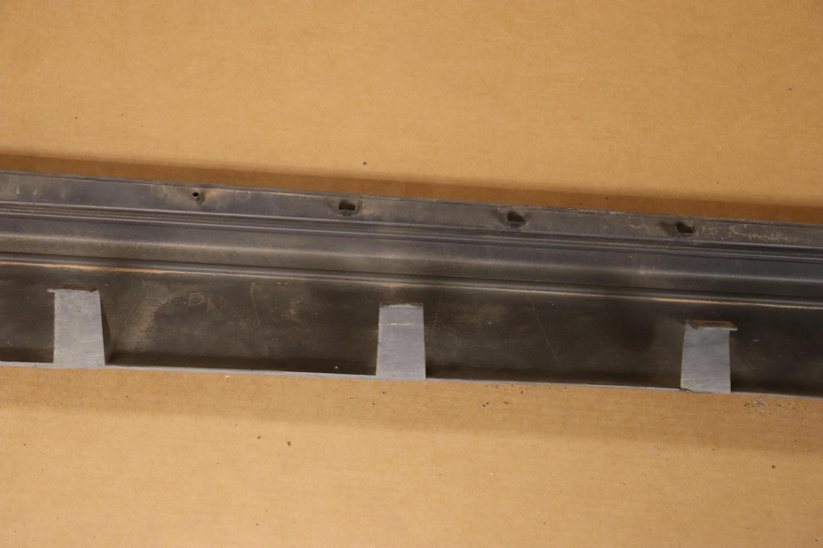 2011-2025 DODGE DURANGO RIGHT PASSENGER SIDE ROCKER MOLDING SKIRT GRAY OEM