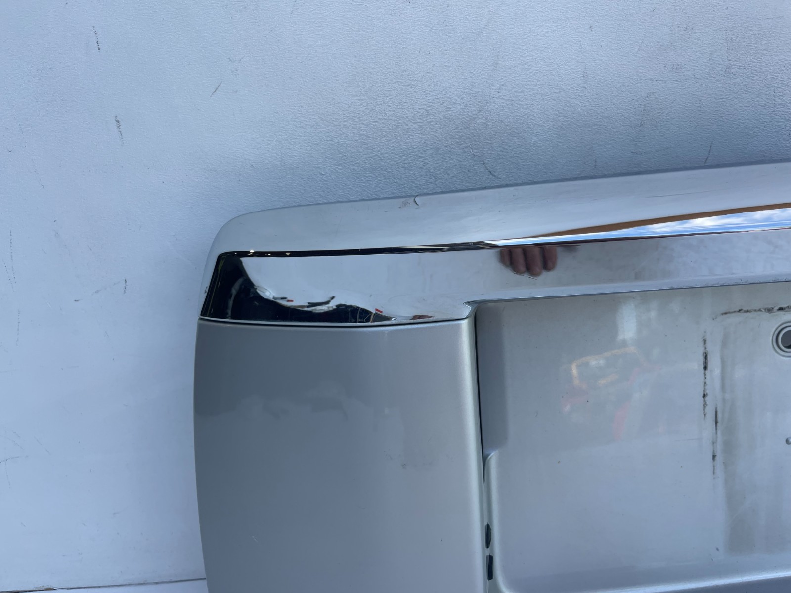 2010-2013 LEXUS GX460 TRUNK LIFTGATE LICENSE PLATE SURROUND TRIM SILVER 1G1 OEM