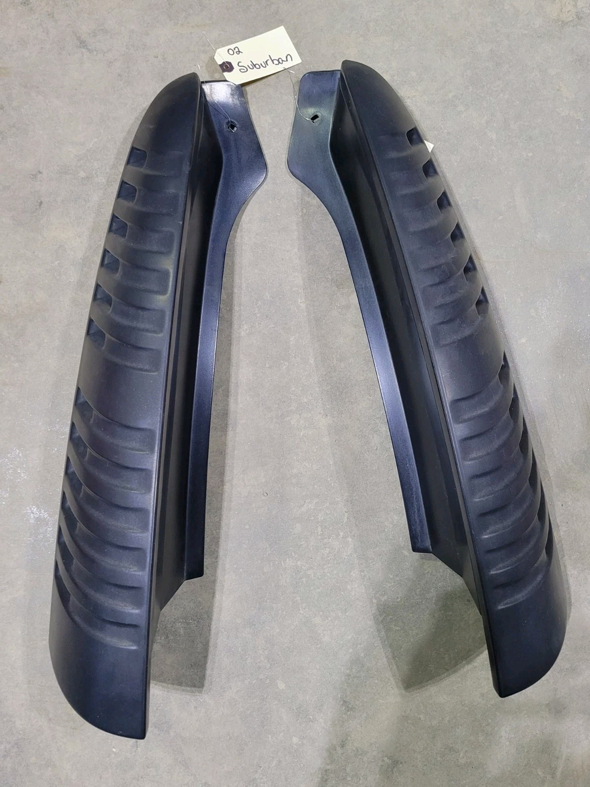 2000 2006 Chevy Tahoe Suburban Yukon Rear D Pillar Molding Trim Panel 2002