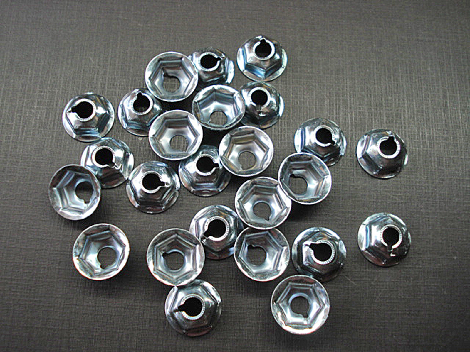 25 pcs 1/4-20 heater box under hood dash interior exterior zinc speed nuts GM