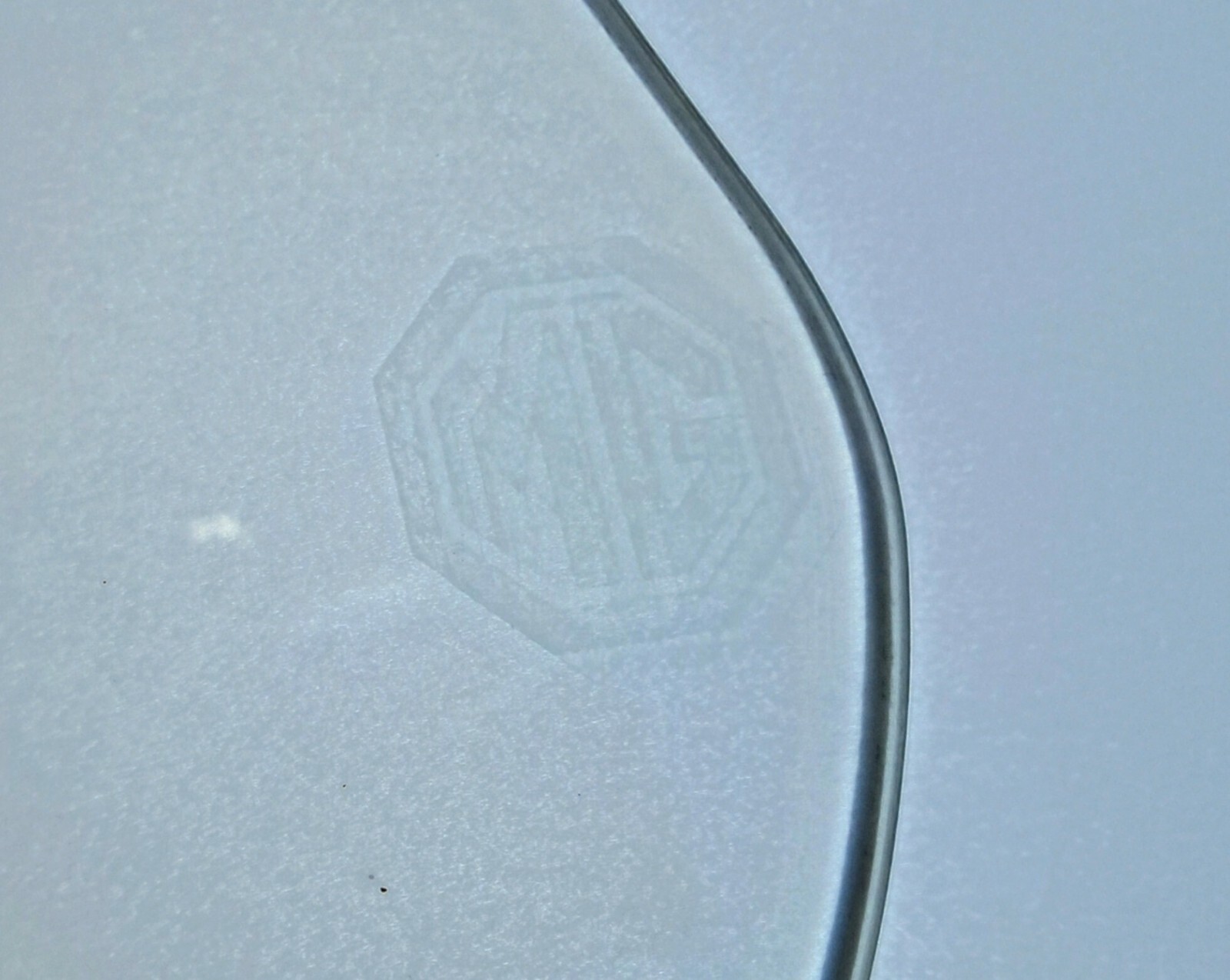 MG MGA 1955-1962 REPLACEMENT WIND WING SET *CLEAR WITH ENGRAVED MG LOGO*